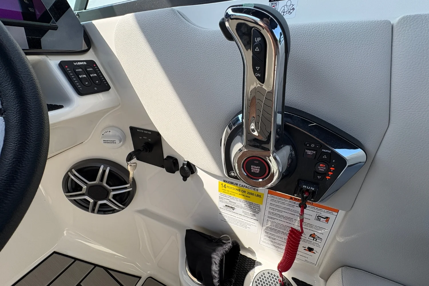 2026 Sea Ray SDX 250 Outboard Image Thumbnail #29