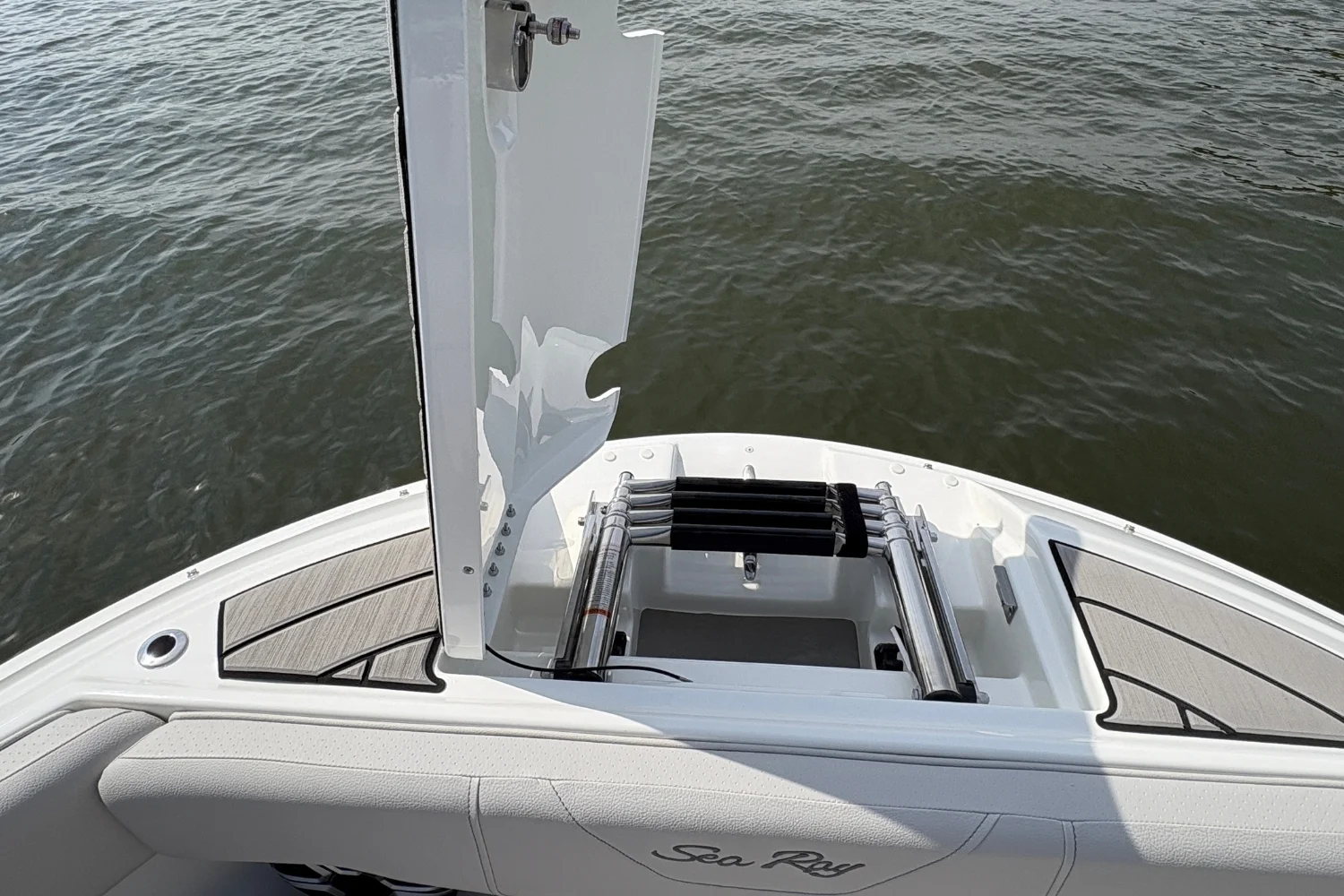 2026 Sea Ray SDX 250 Outboard Image Thumbnail #40