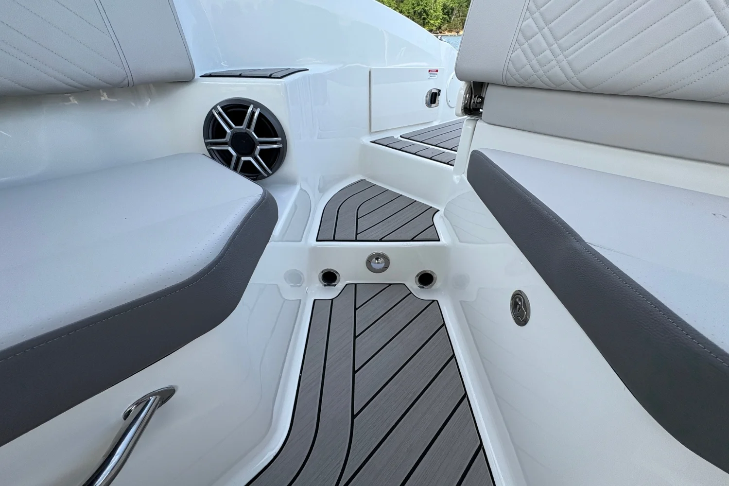 2026 Sea Ray SDX 250 Outboard Image Thumbnail #14