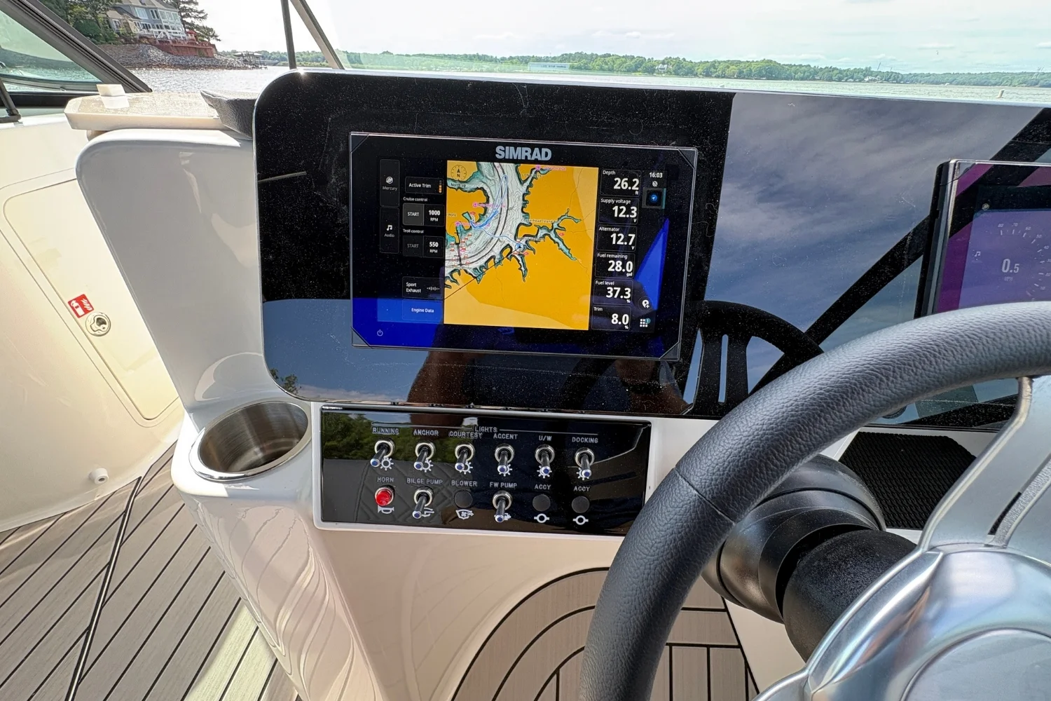 2026 Sea Ray SDX 250 Outboard Image Thumbnail #27