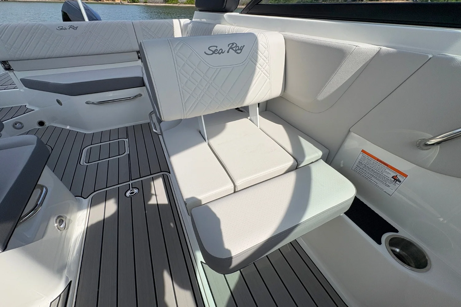 2026 Sea Ray SDX 250 Outboard Image Thumbnail #19