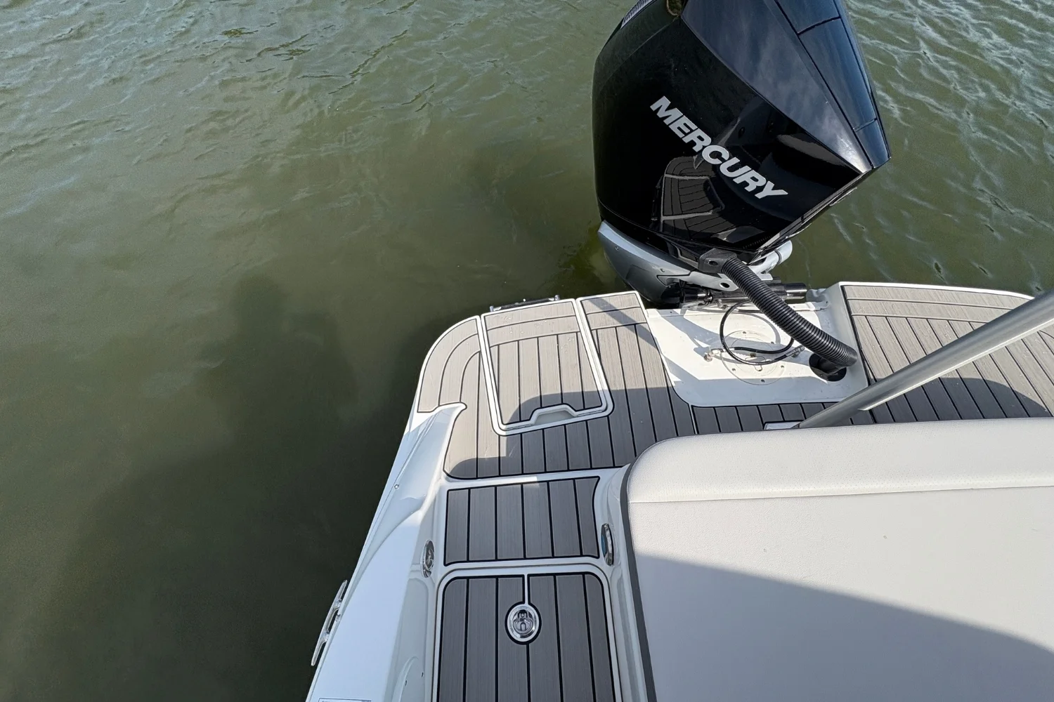 2026 Sea Ray SDX 250 Outboard Image Thumbnail #9