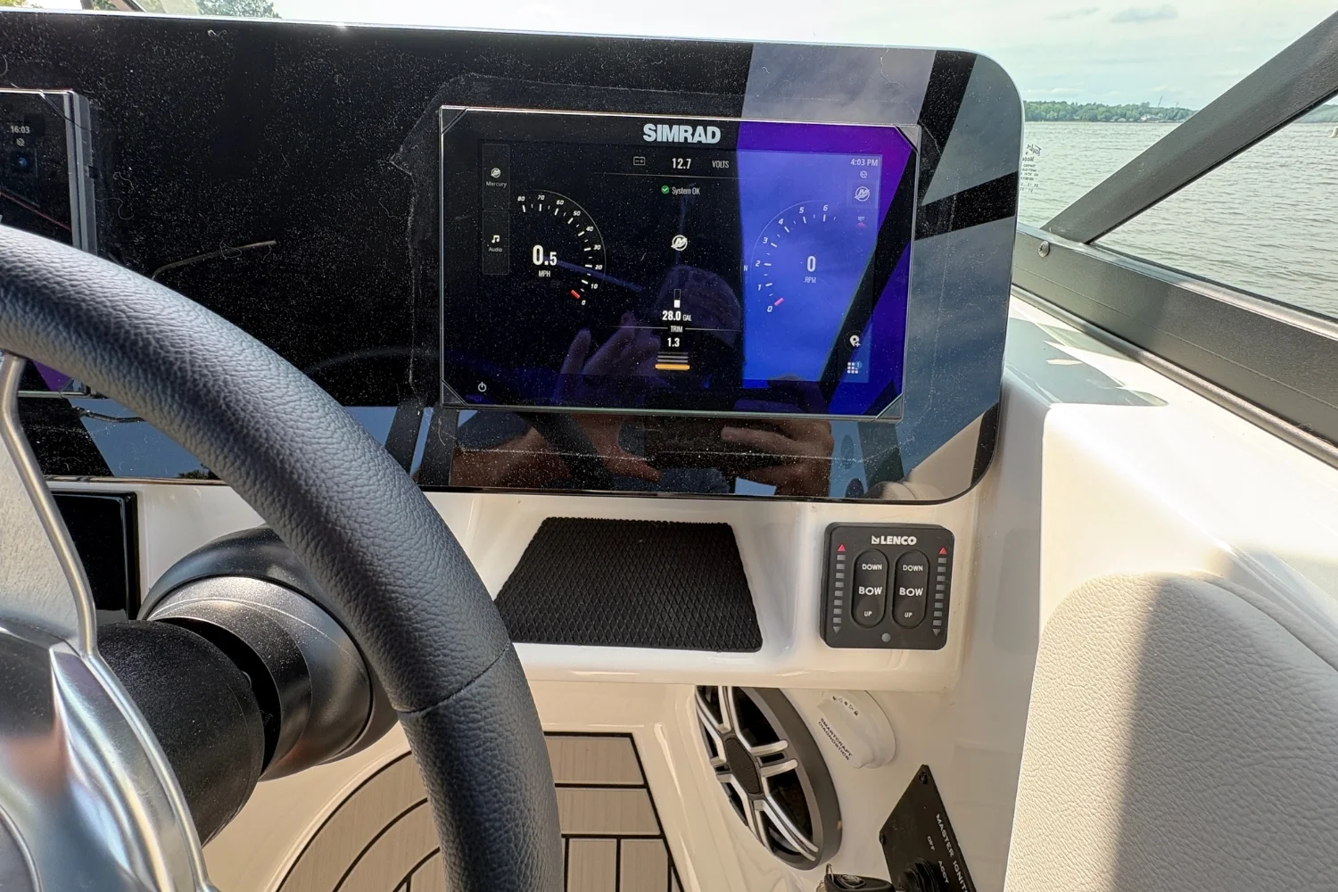 2026 Sea Ray SDX 250 Outboard Image Thumbnail #28