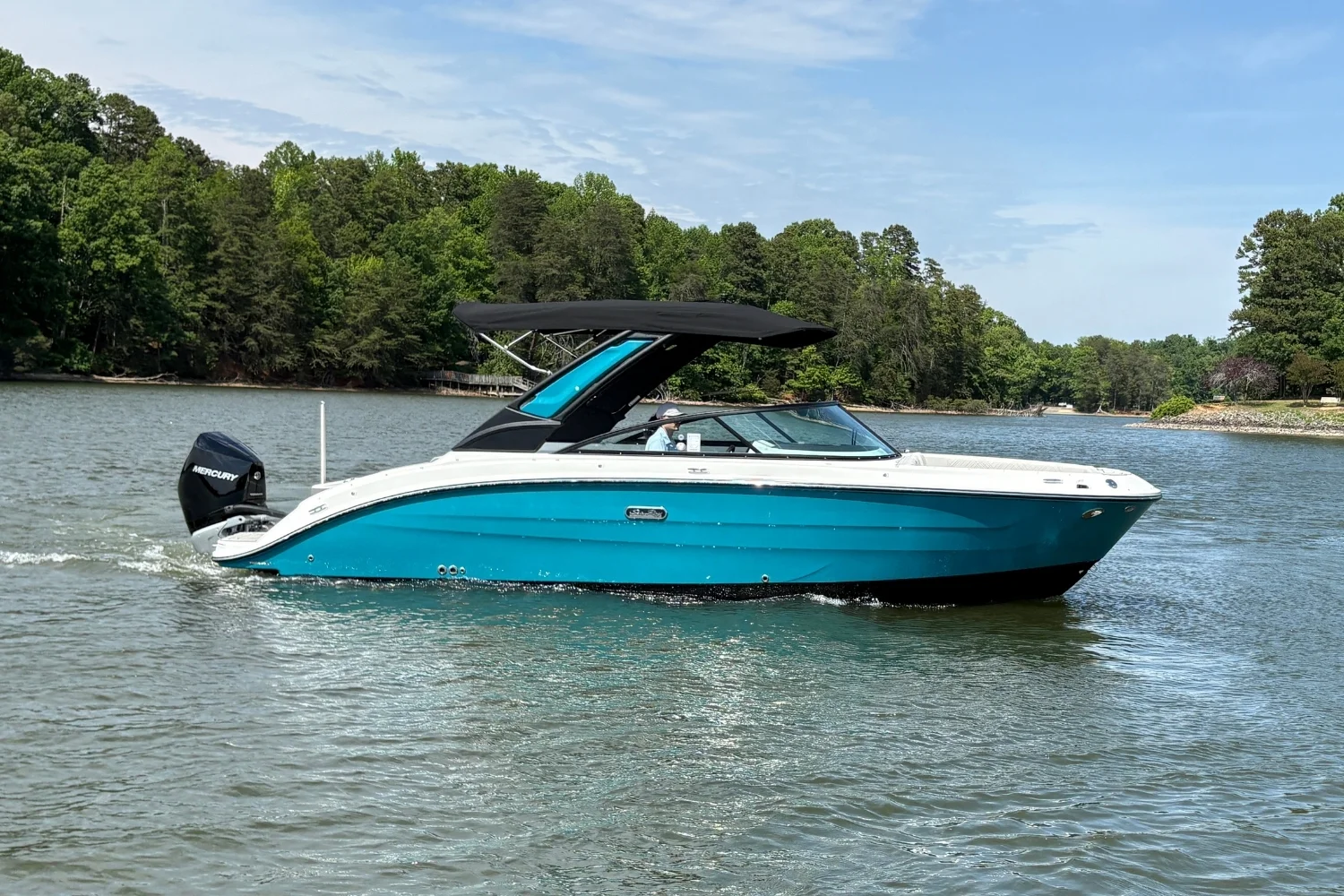 2026 Sea Ray SDX 250 Outboard Image Thumbnail #4