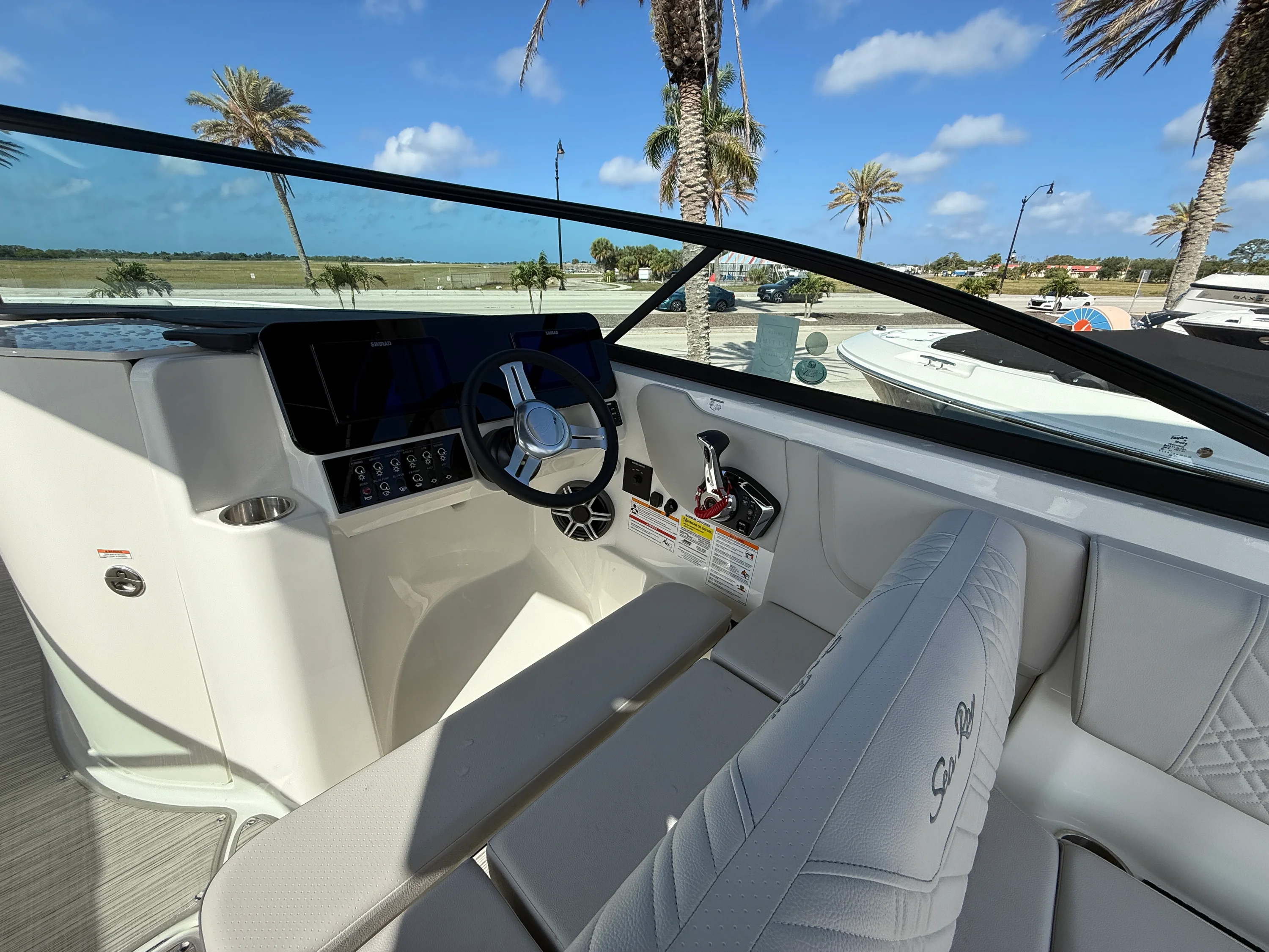 2026 Sea Ray SDX 250 Outboard Image Thumbnail #11