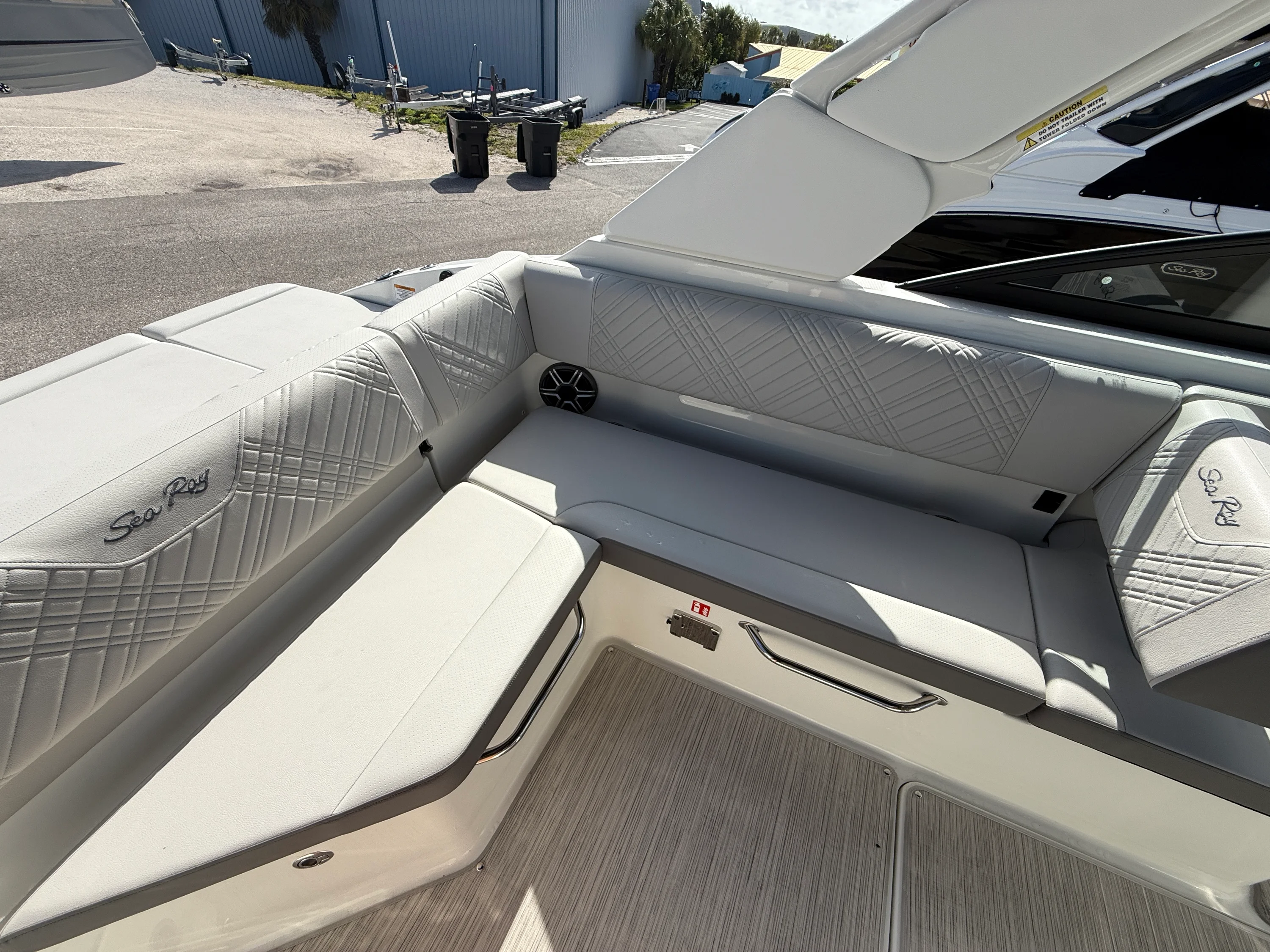 2026 Sea Ray SDX 250 Outboard Image Thumbnail #14