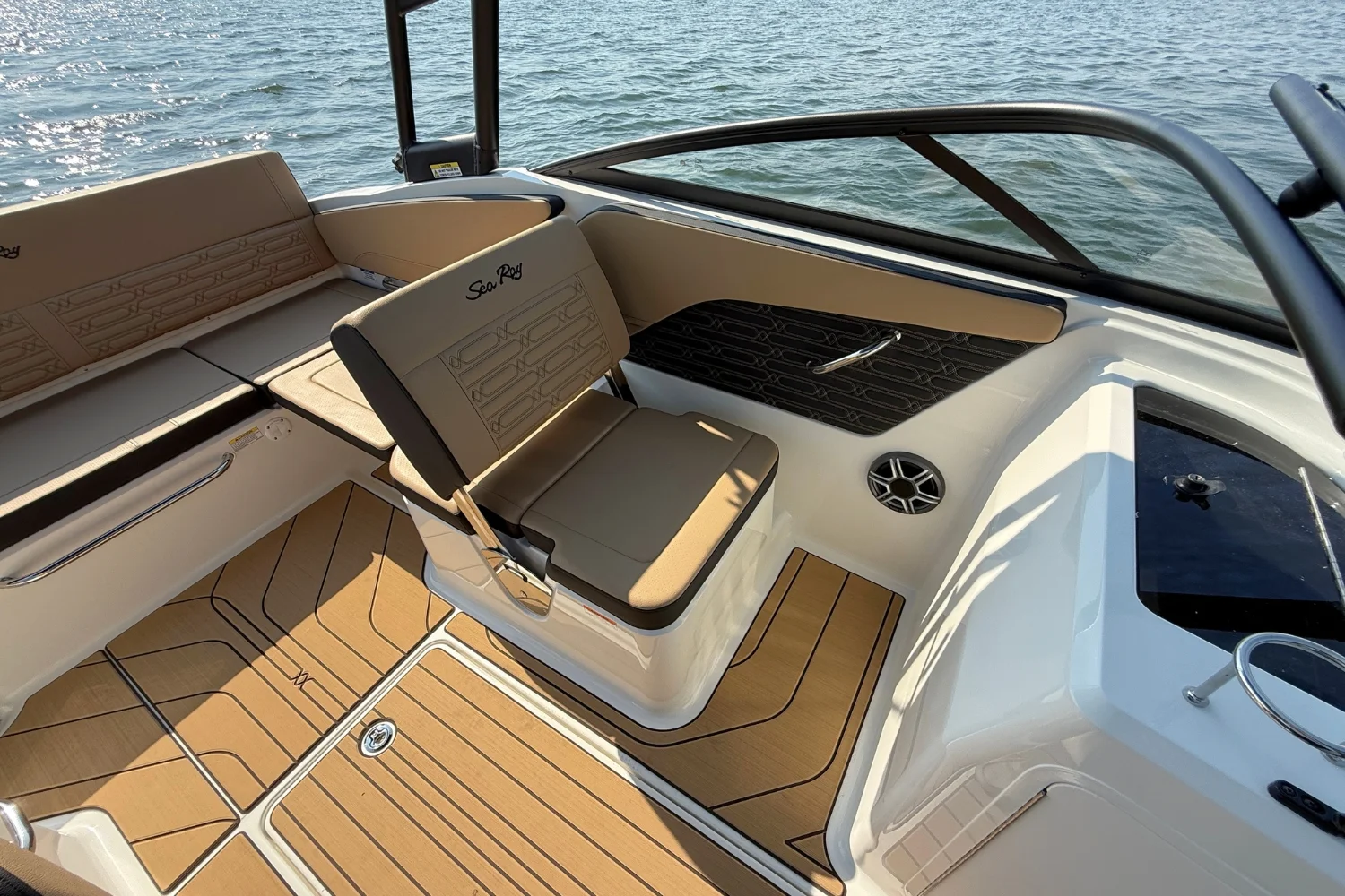 2026 Sea Ray SPX 210 Image Thumbnail #17
