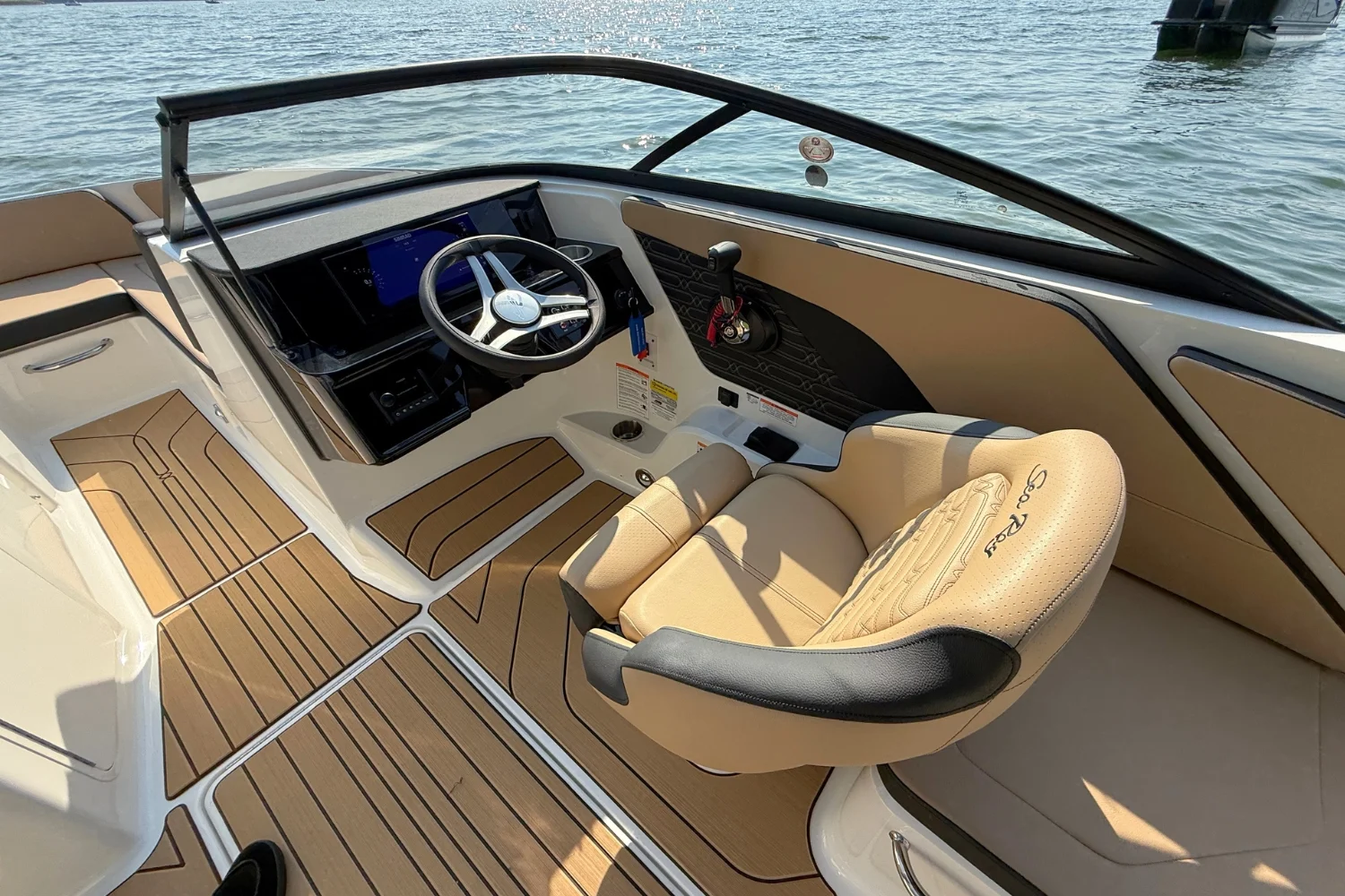2026 Sea Ray SPX 210 Image Thumbnail #21