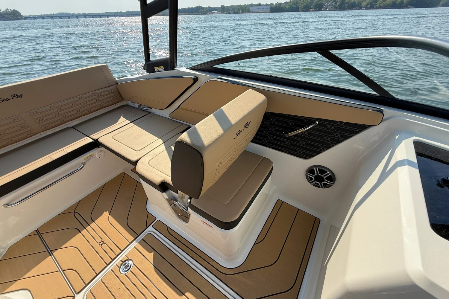 2026 Sea Ray SPX 210 Image Thumbnail #16