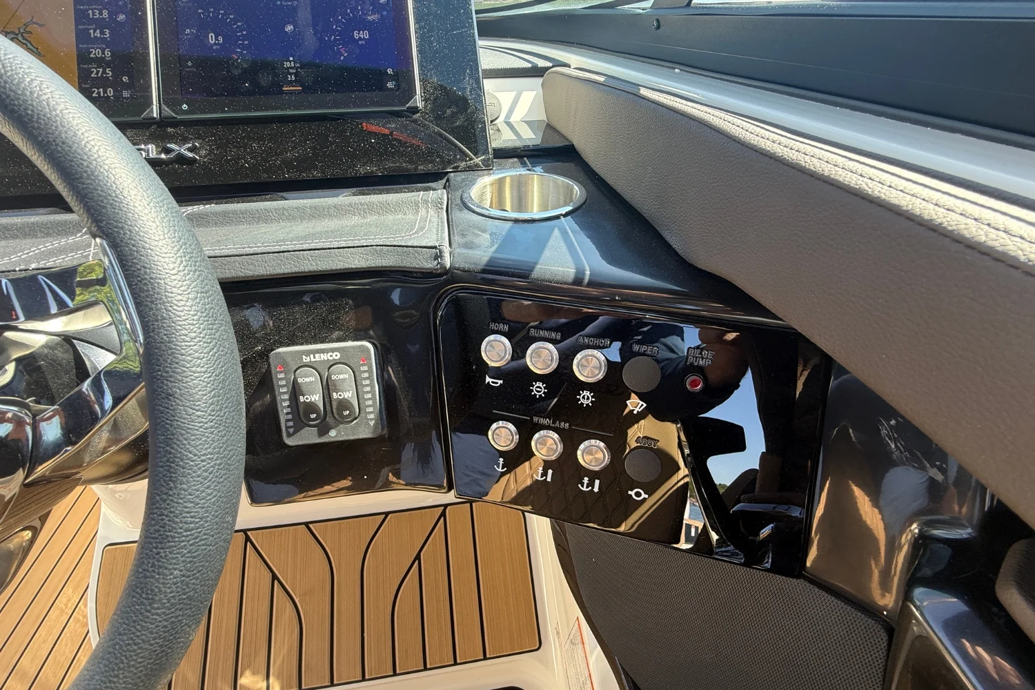 2026 Sea Ray SLX 260 Outboard Image Thumbnail #23
