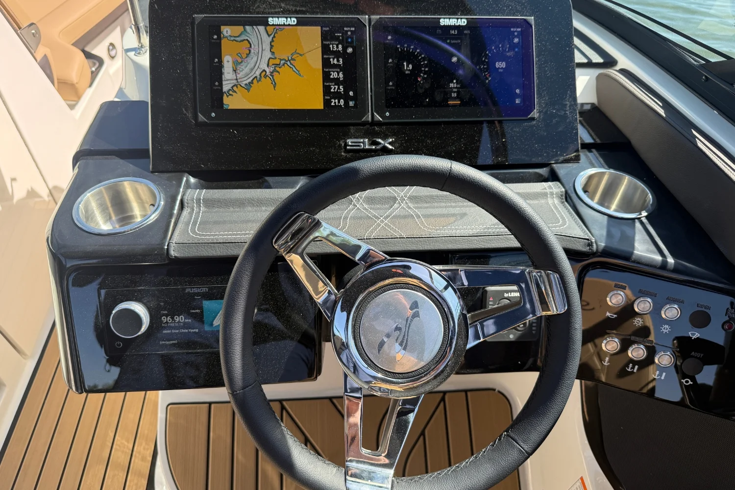 2026 Sea Ray SLX 260 Outboard Image Thumbnail #22