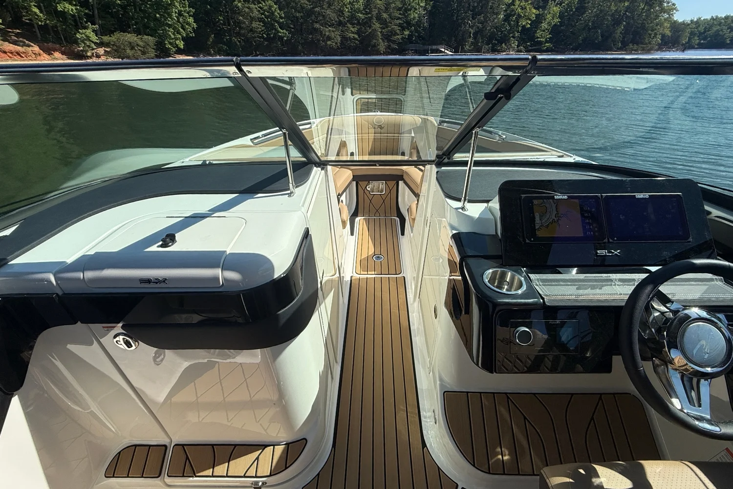 2026 Sea Ray SLX 260 Outboard Image Thumbnail #25