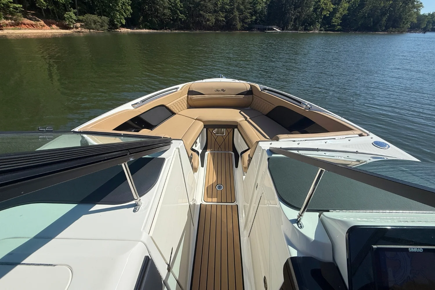 2026 Sea Ray SLX 260 Outboard Image Thumbnail #26