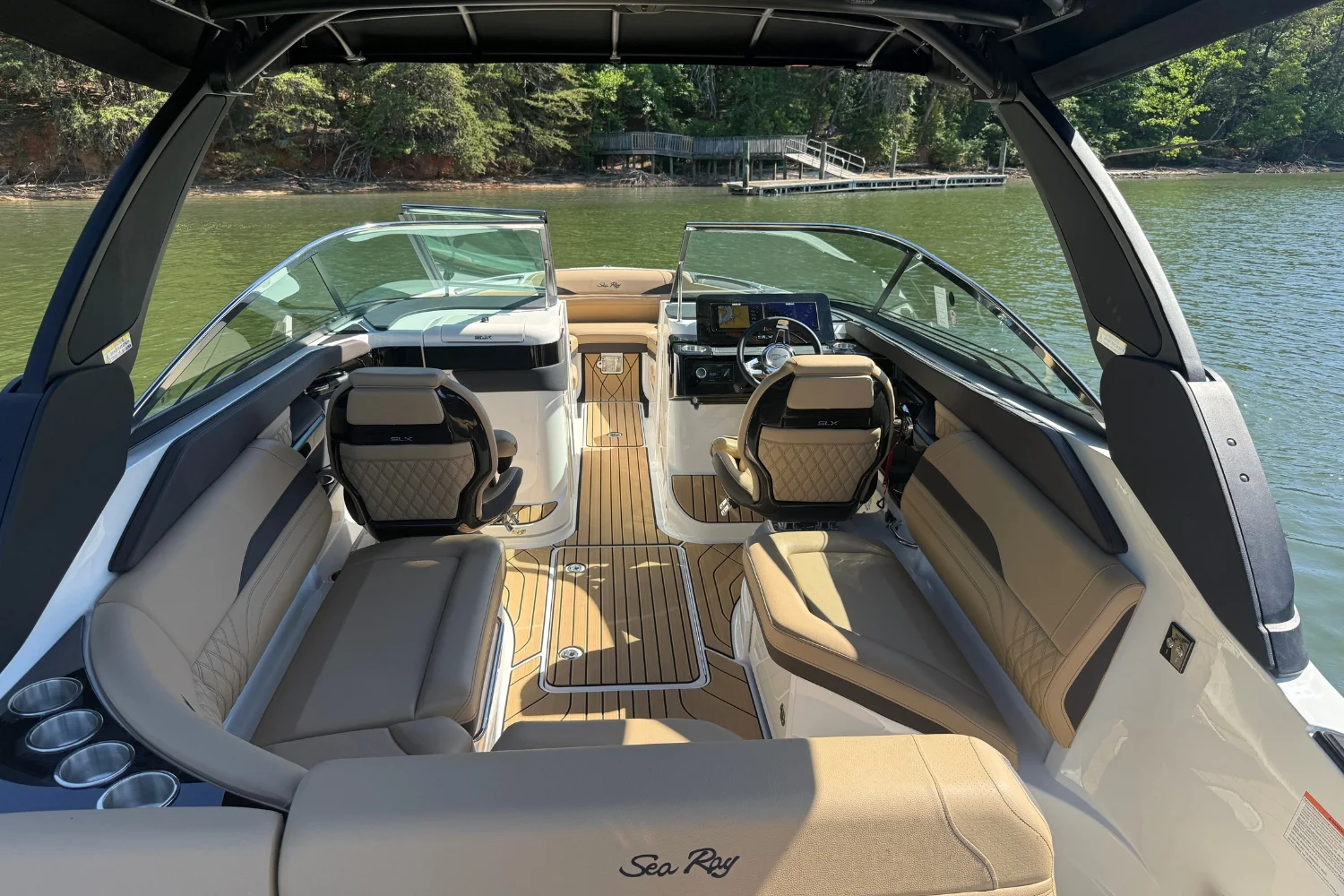 2026 Sea Ray SLX 260 Outboard Image Thumbnail #32