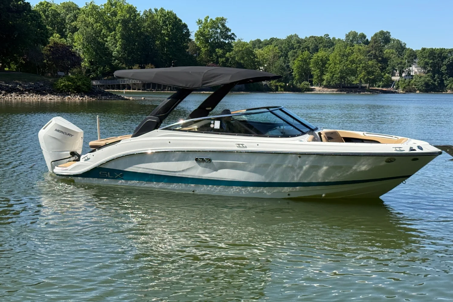 2026 Sea Ray SLX 260 Outboard Image Thumbnail #4