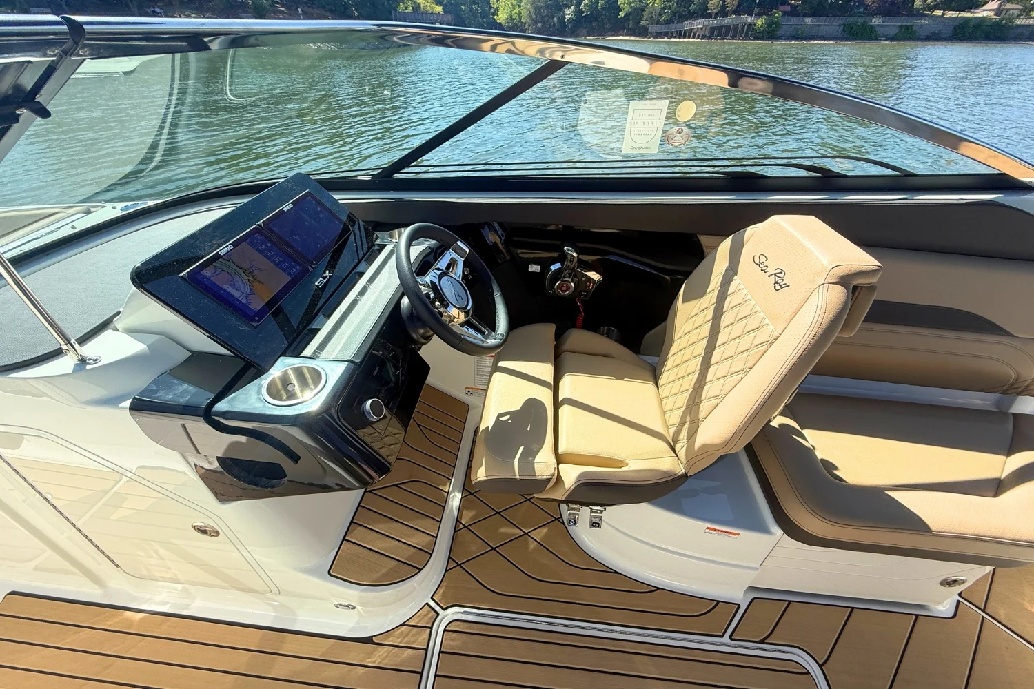 2026 Sea Ray SLX 260 Outboard Image Thumbnail #20