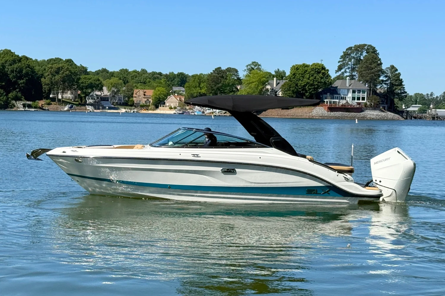 2026 Sea Ray SLX 260 Outboard Image Thumbnail #0