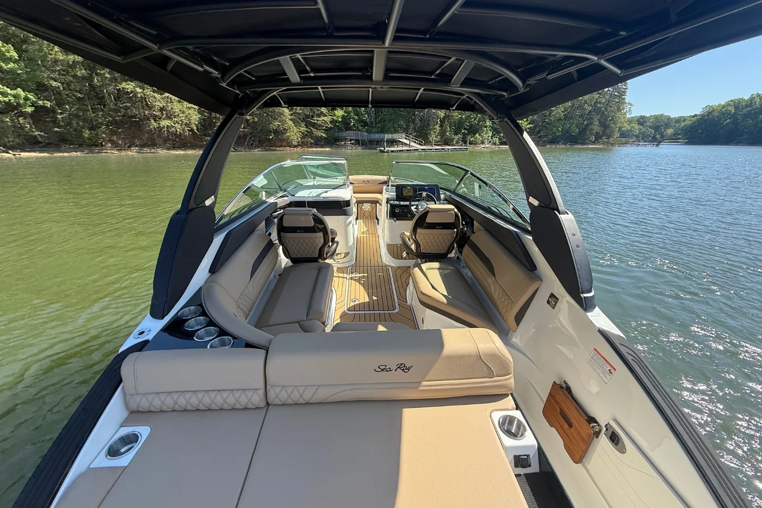 2026 Sea Ray SLX 260 Outboard Image Thumbnail #11