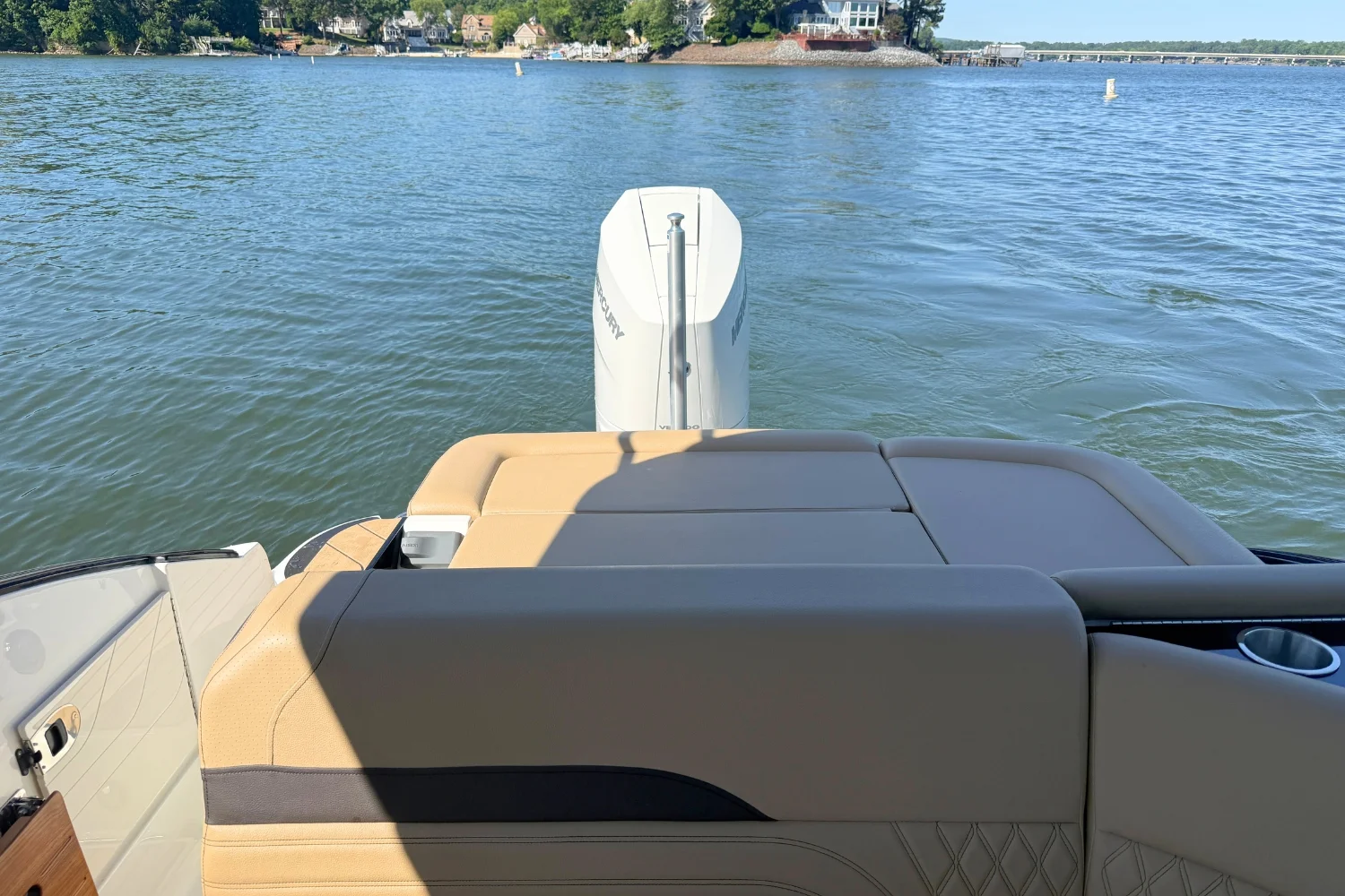 2026 Sea Ray SLX 260 Outboard Image Thumbnail #14
