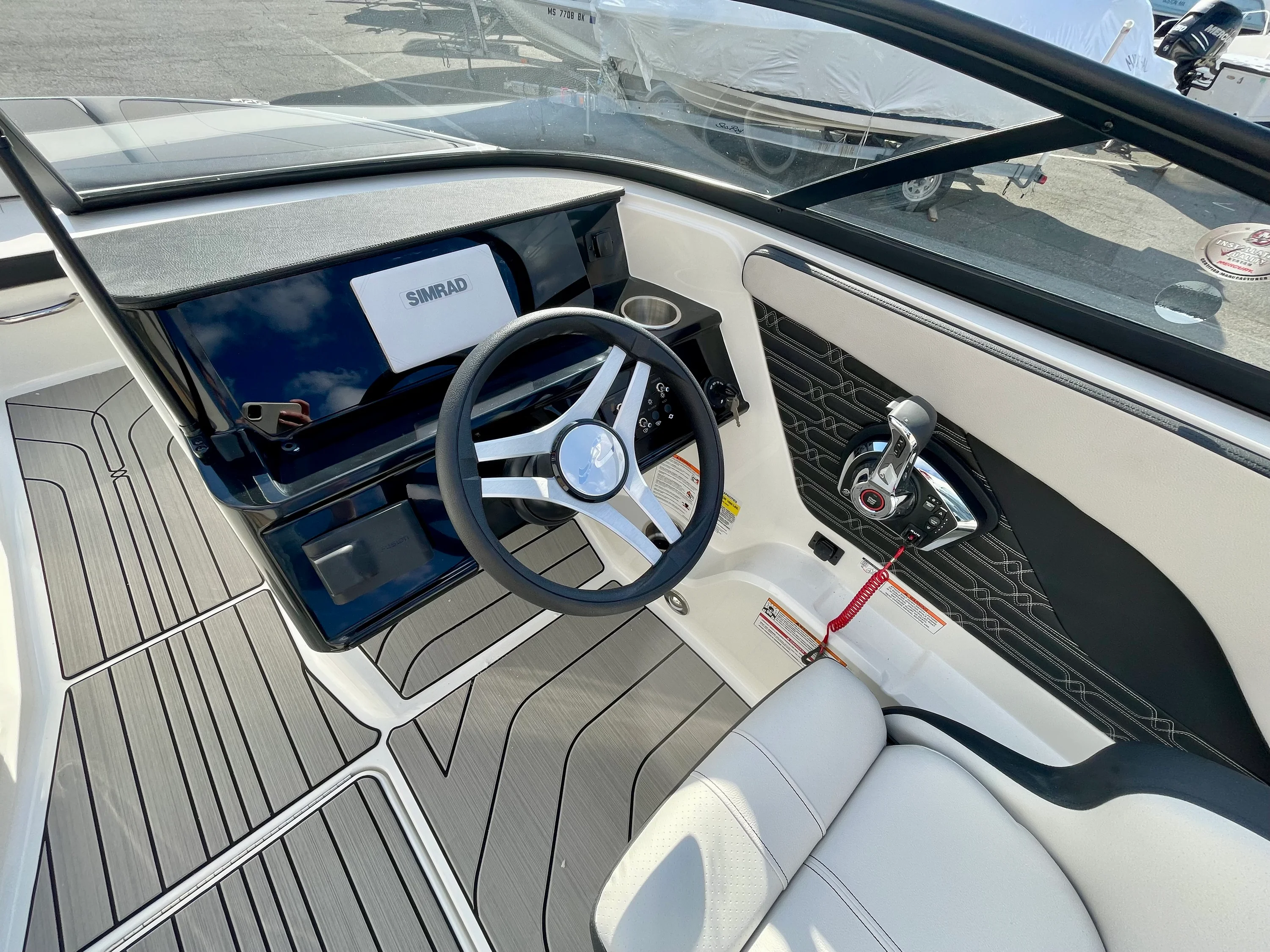 2026 Sea Ray SPX 210 Outboard Image Thumbnail #9