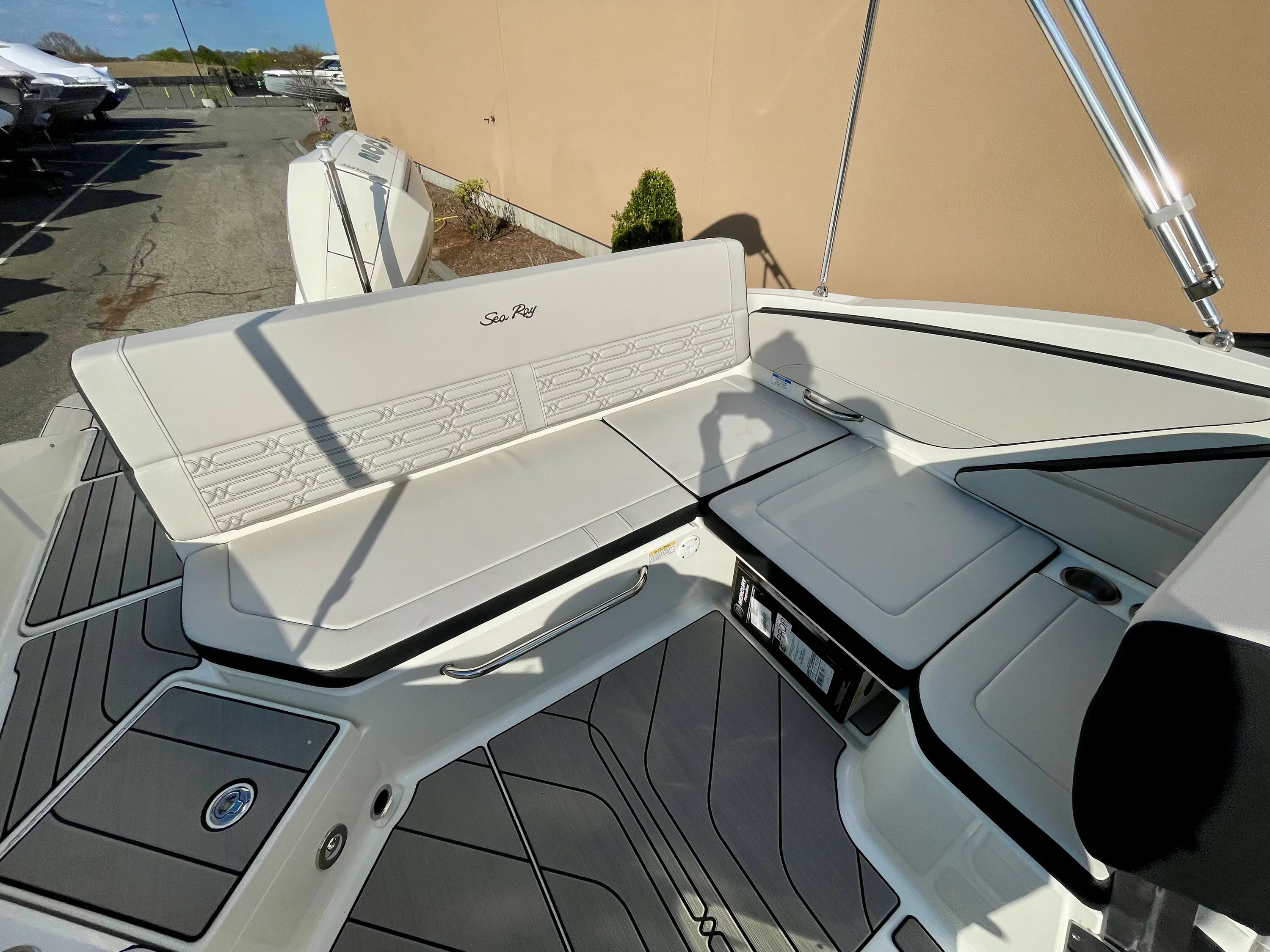 2026 Sea Ray SPX 210 Outboard Image Thumbnail #4