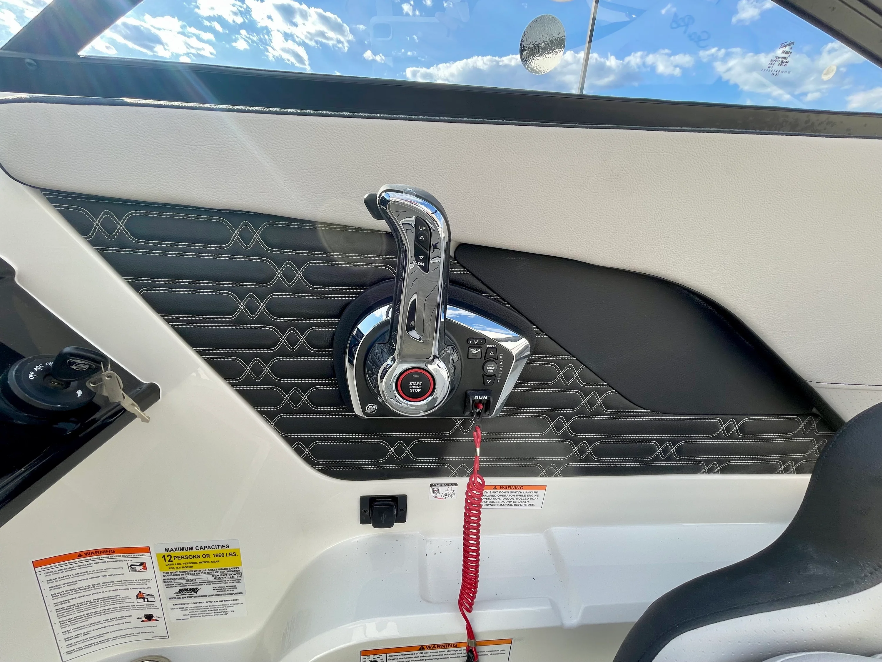 2026 Sea Ray SPX 210 Outboard Image Thumbnail #10
