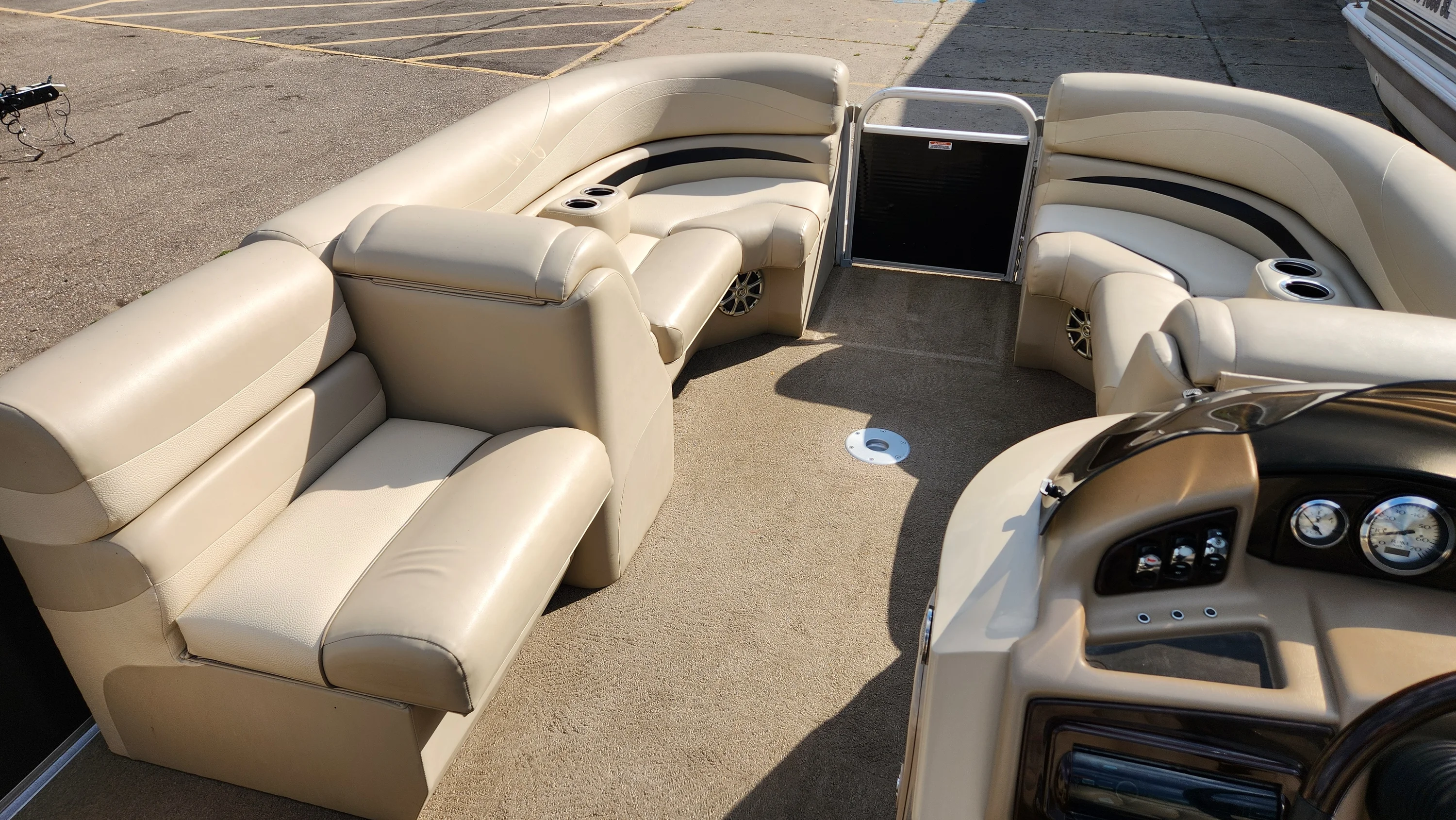 2013 Bennington 2250 GSR Image Thumbnail #37