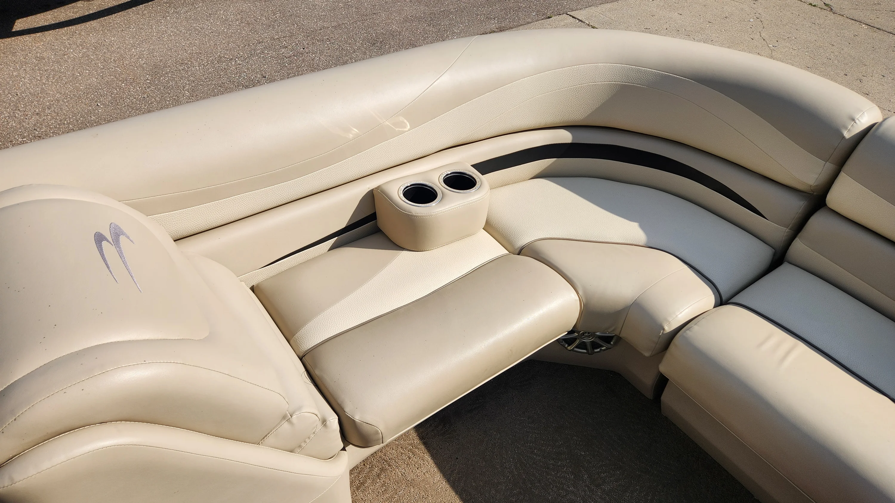 2013 Bennington 2250 GSR Image Thumbnail #38