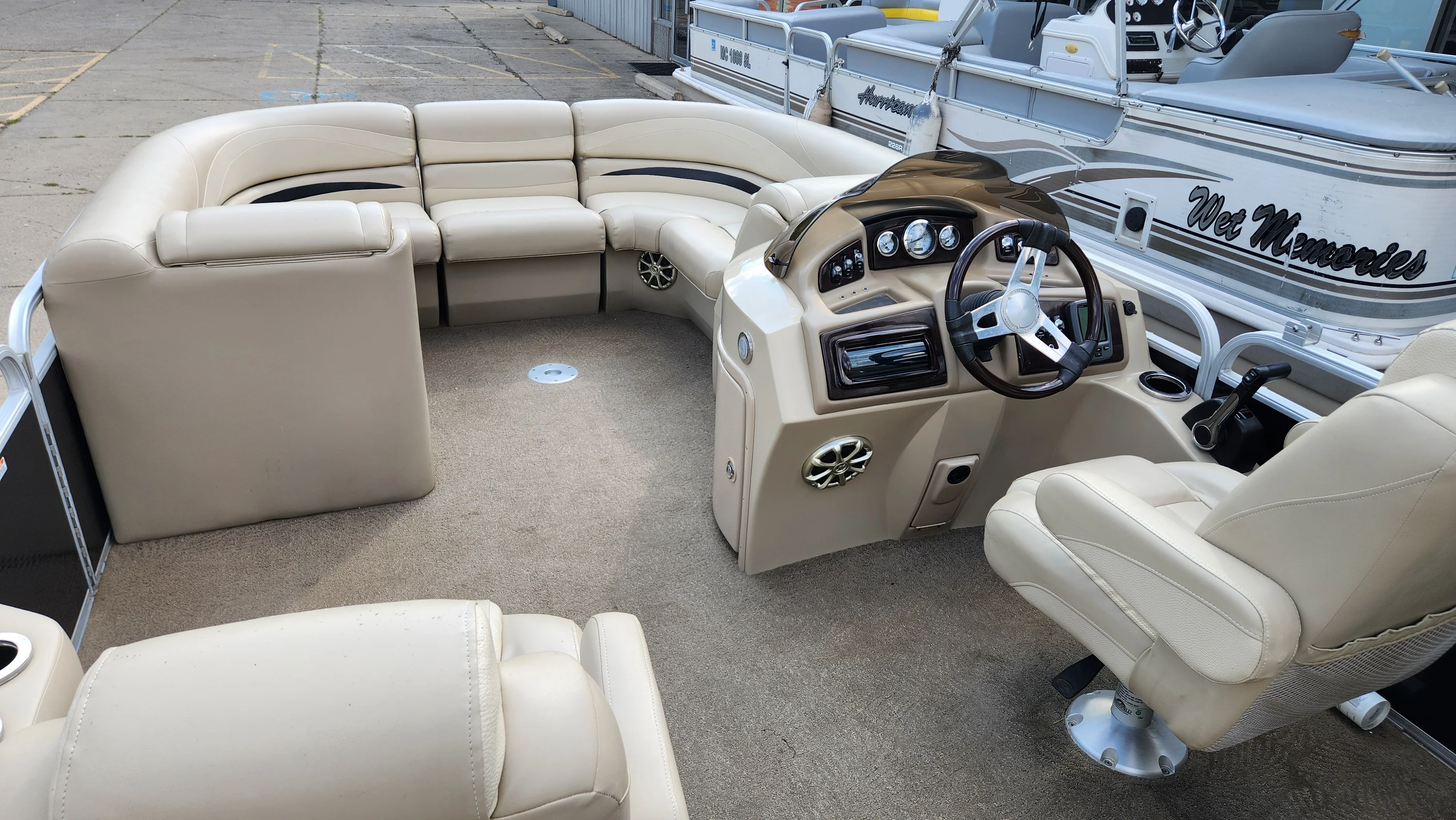 2013 Bennington 2250 GSR Image Thumbnail #39