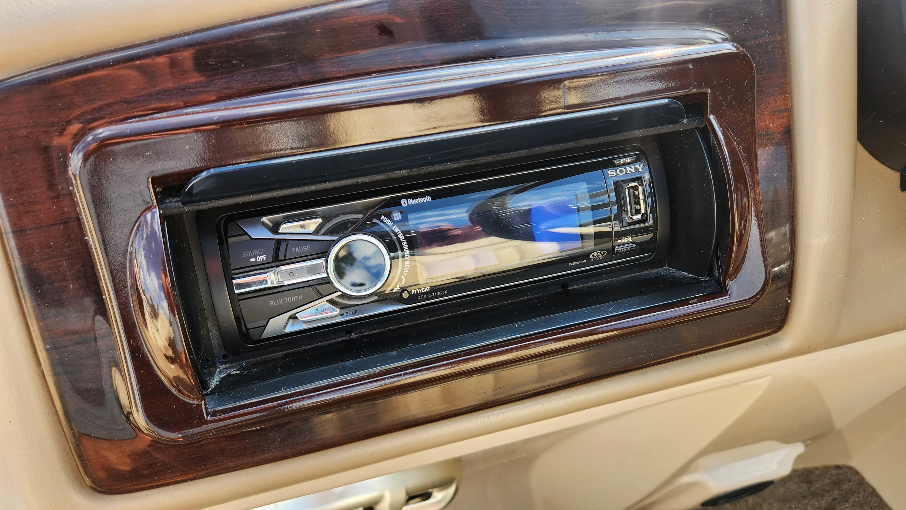 2013 Bennington 2250 GSR Image Thumbnail #26