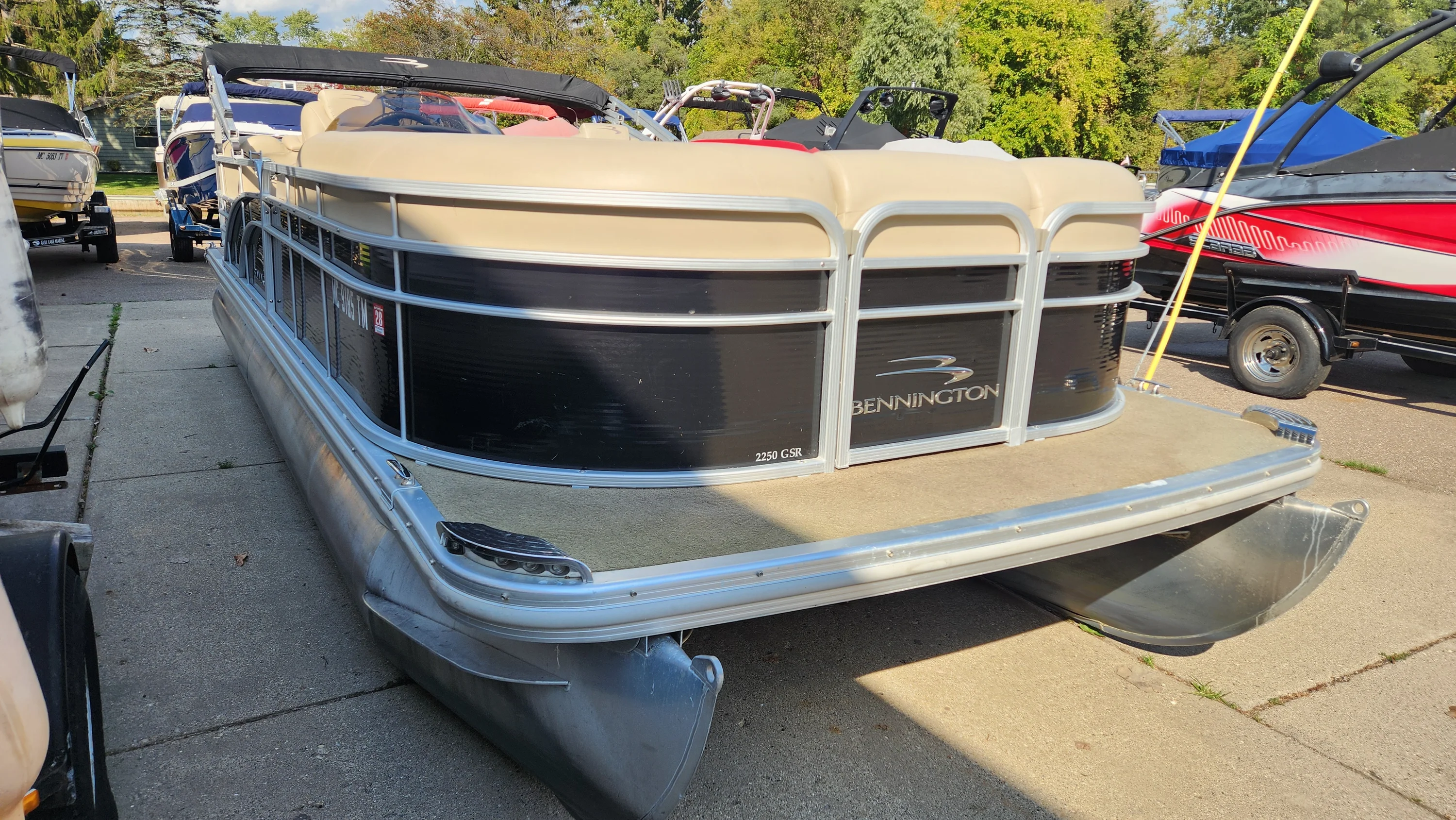 2013 Bennington 2250 GSR Image Thumbnail #2