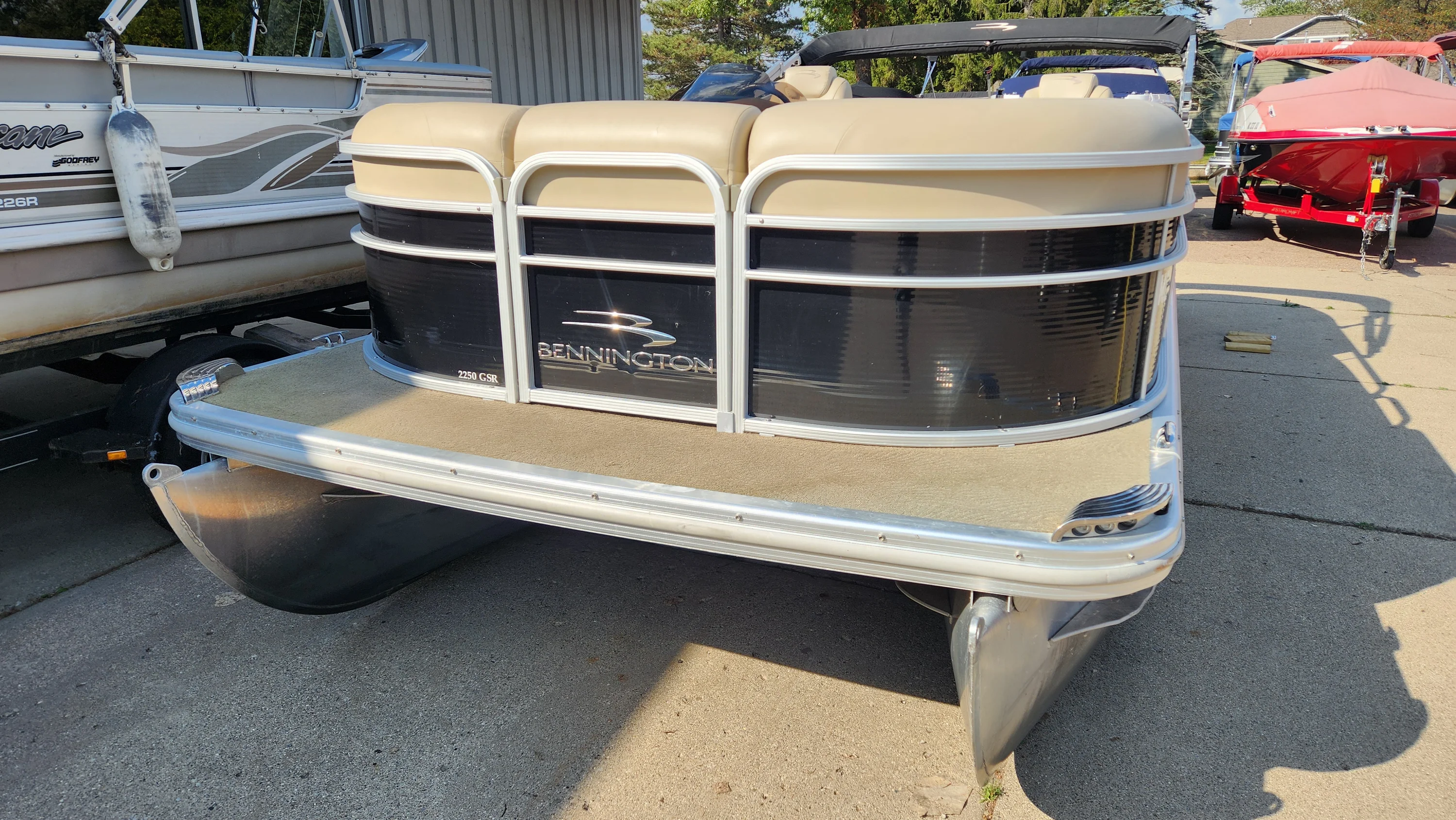 2013 Bennington 2250 GSR Image Thumbnail #1