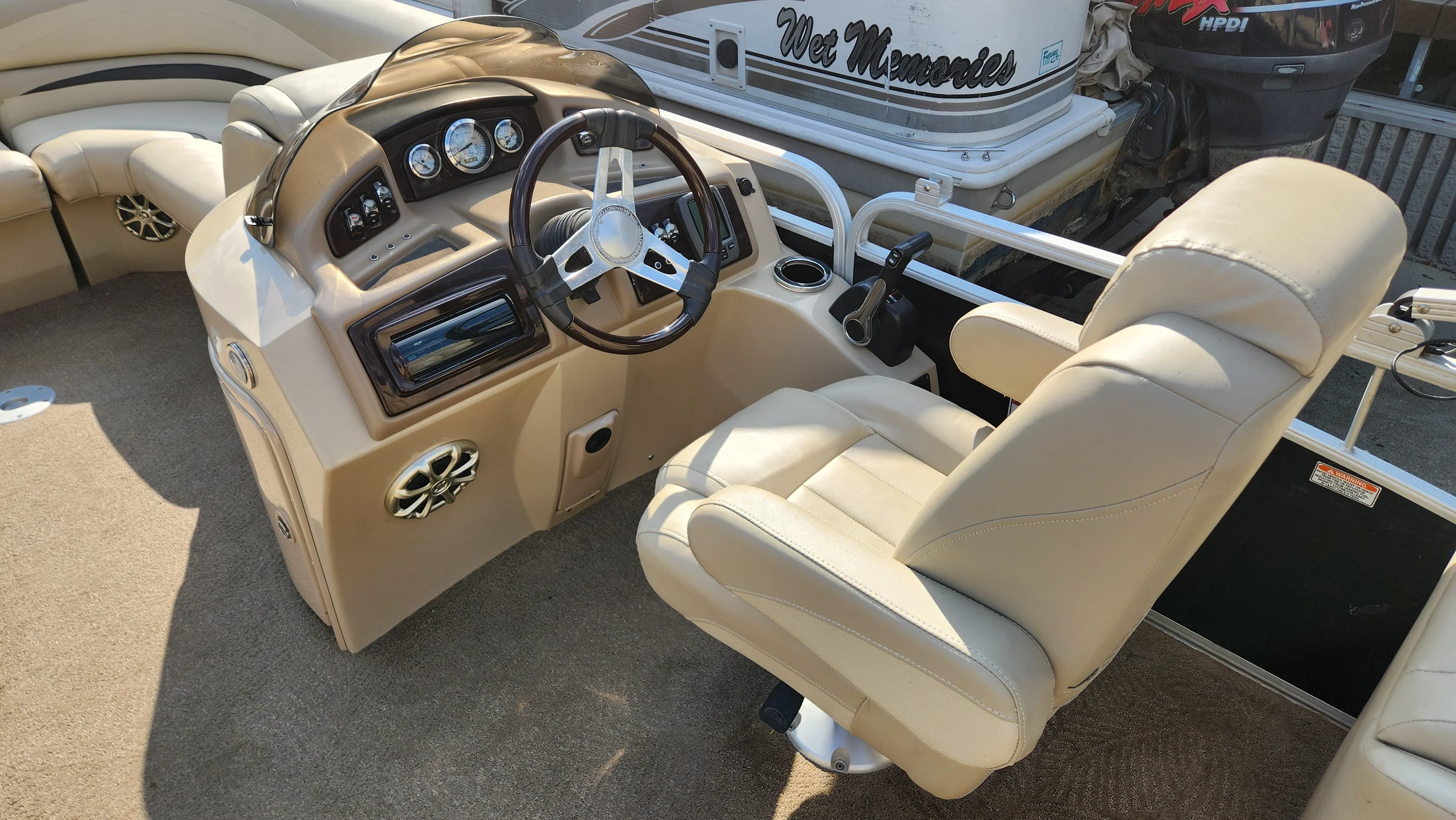 2013 Bennington 2250 GSR Image Thumbnail #19