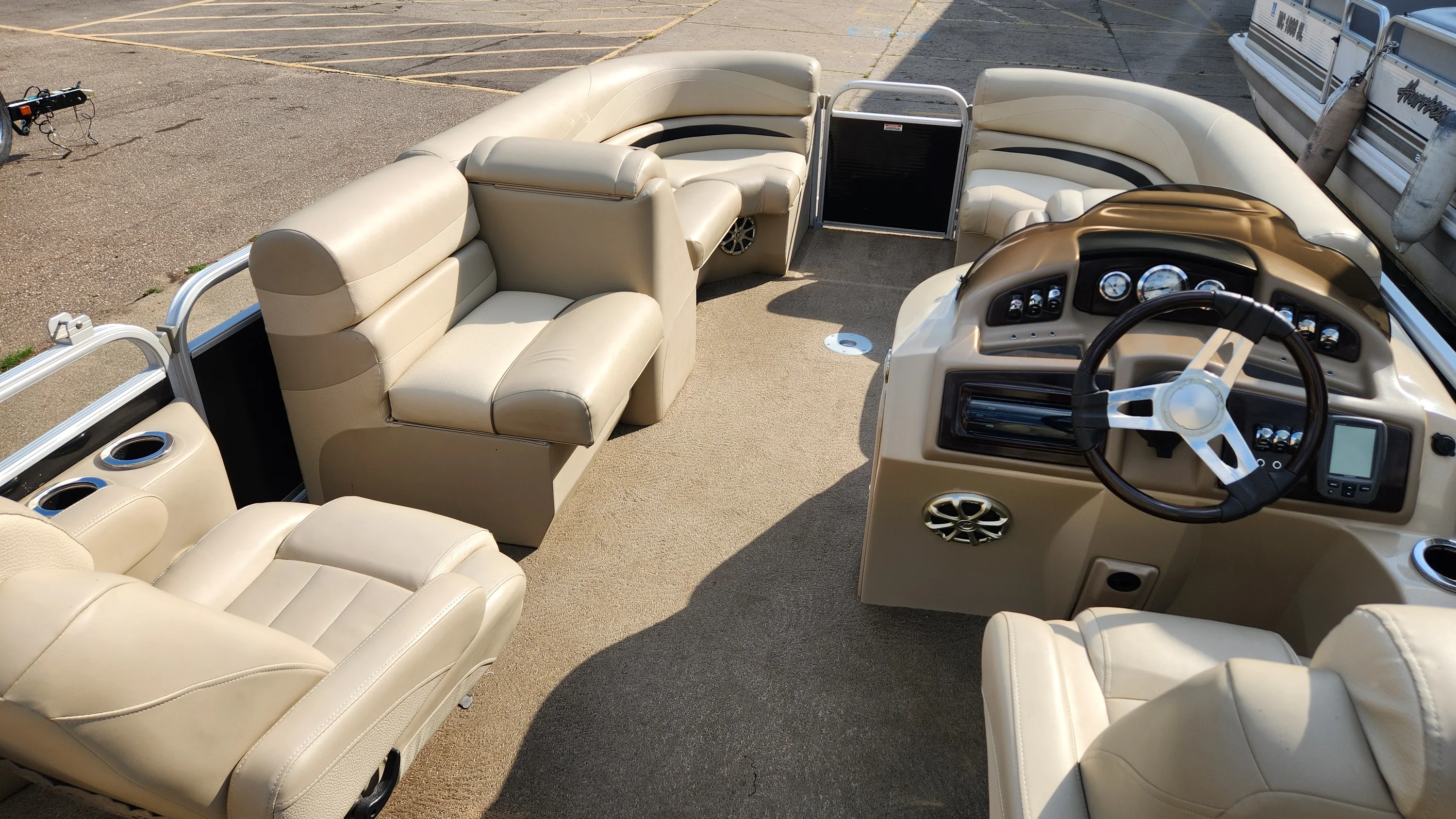 2013 Bennington 2250 GSR Image Thumbnail #36