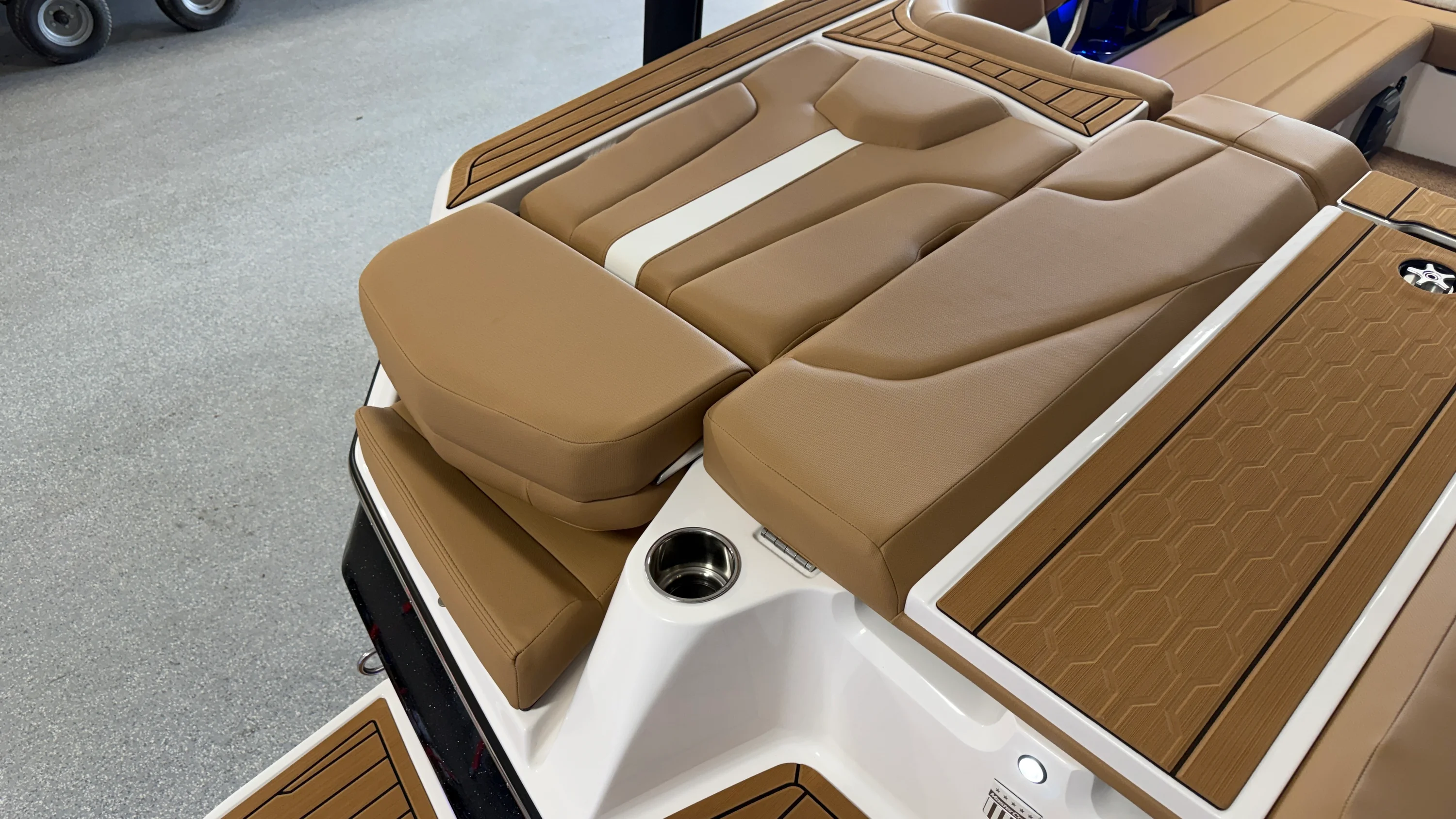 2026 Mastercraft XT22 Image Thumbnail #14