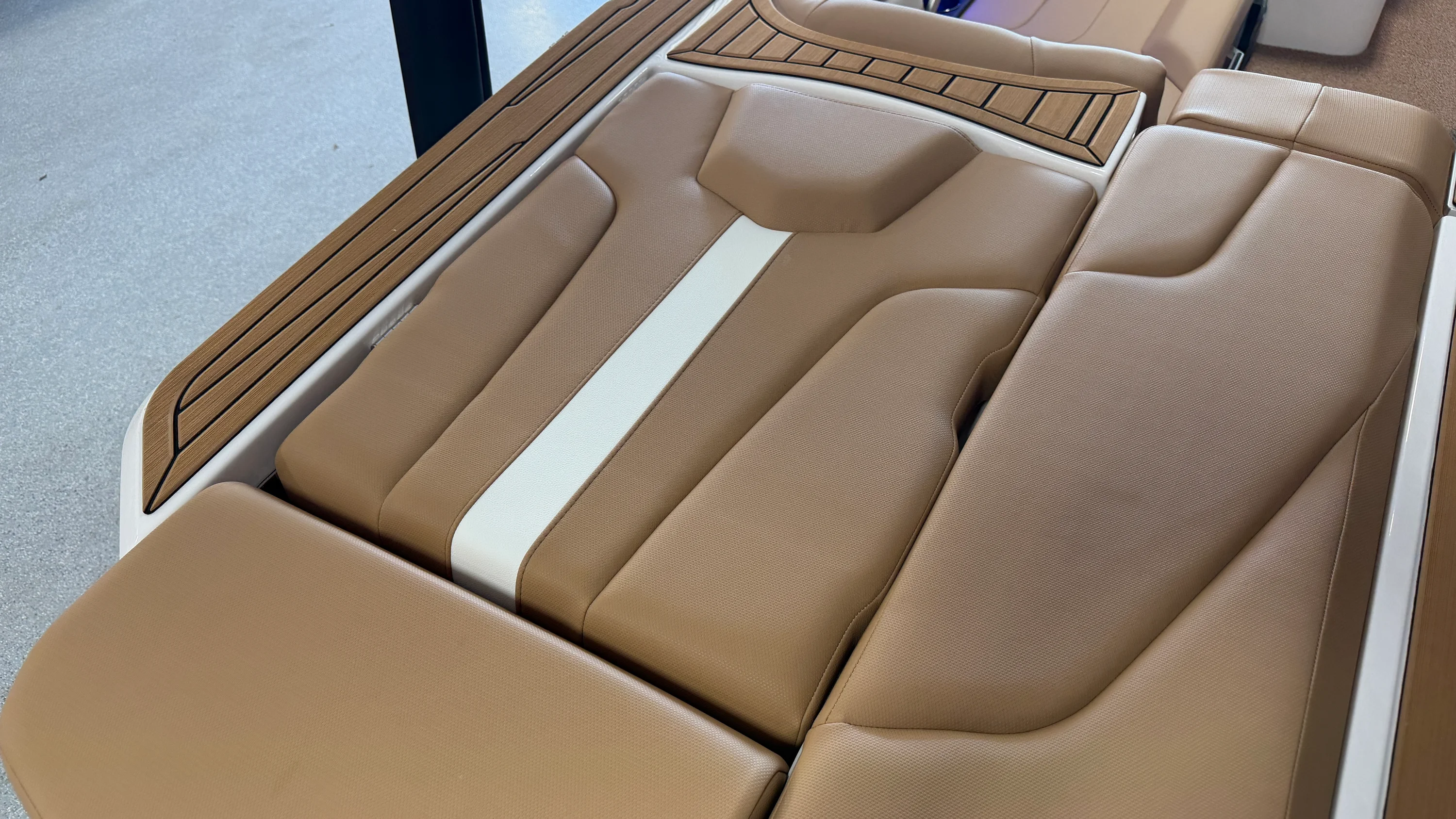 2026 Mastercraft XT22 Image Thumbnail #16