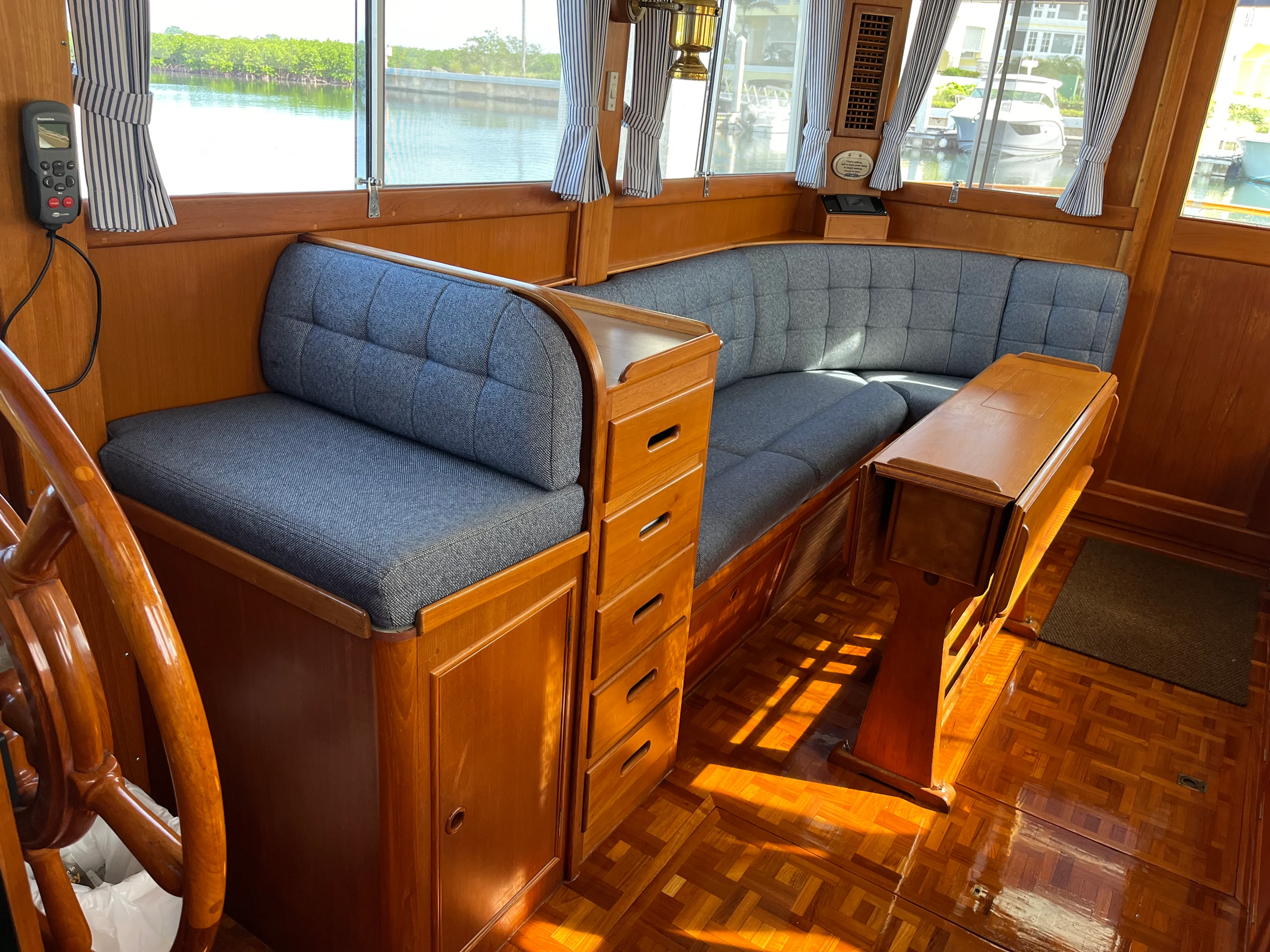 1990 Grand Banks 32 SEDAN Image Thumbnail #4