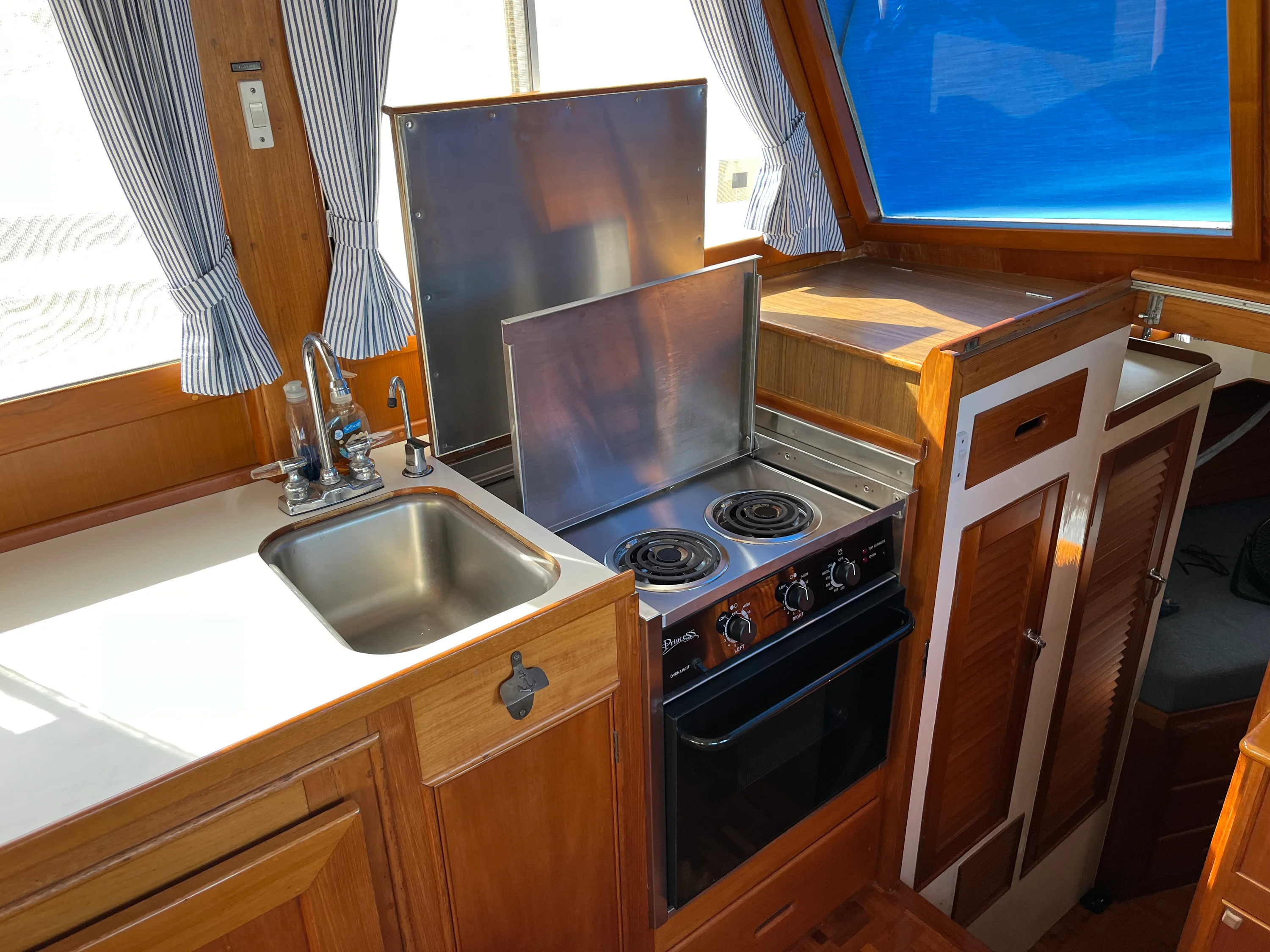 1990 Grand Banks 32 SEDAN Image Thumbnail #7