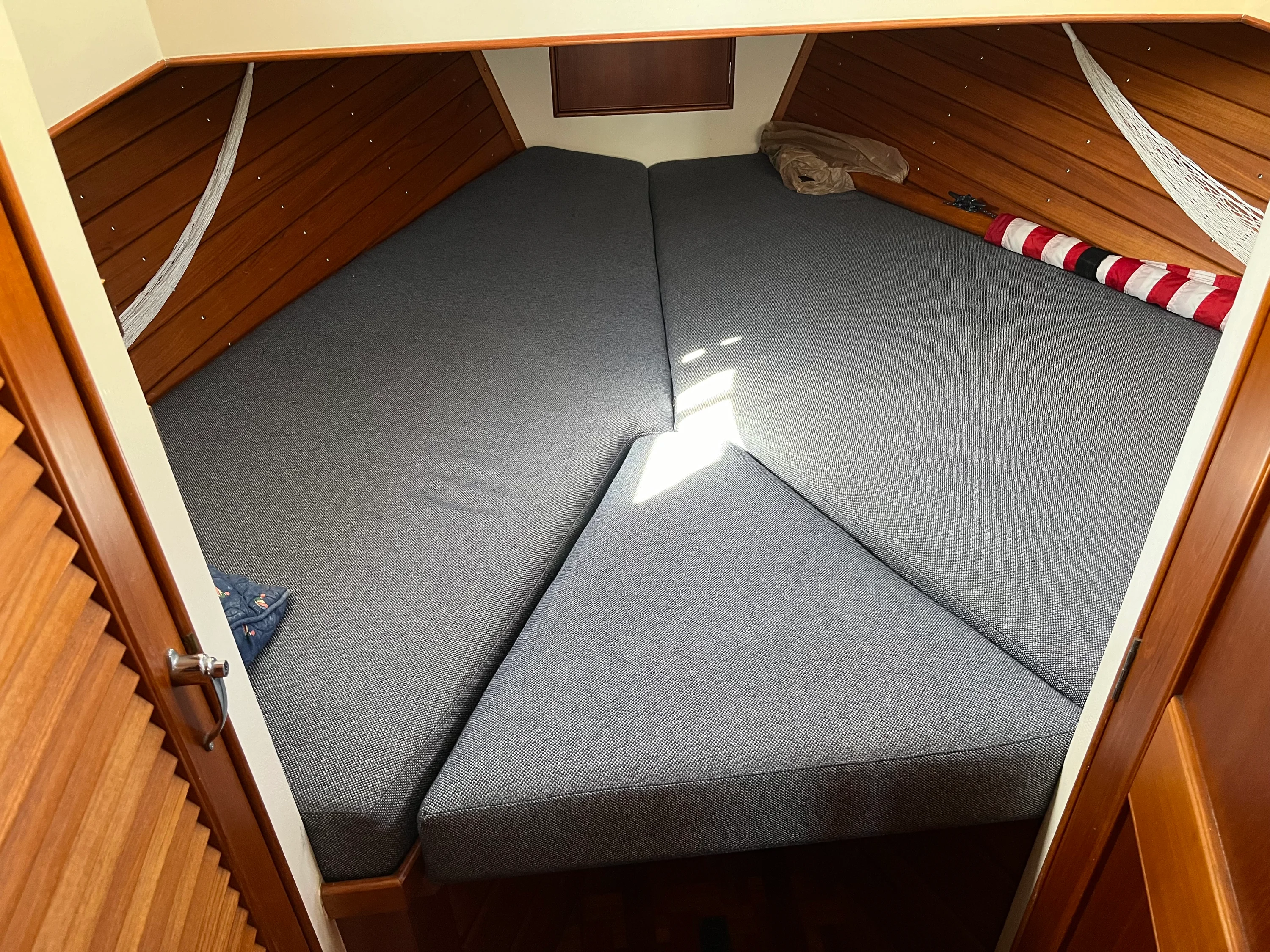 1990 Grand Banks 32 SEDAN Image Thumbnail #10