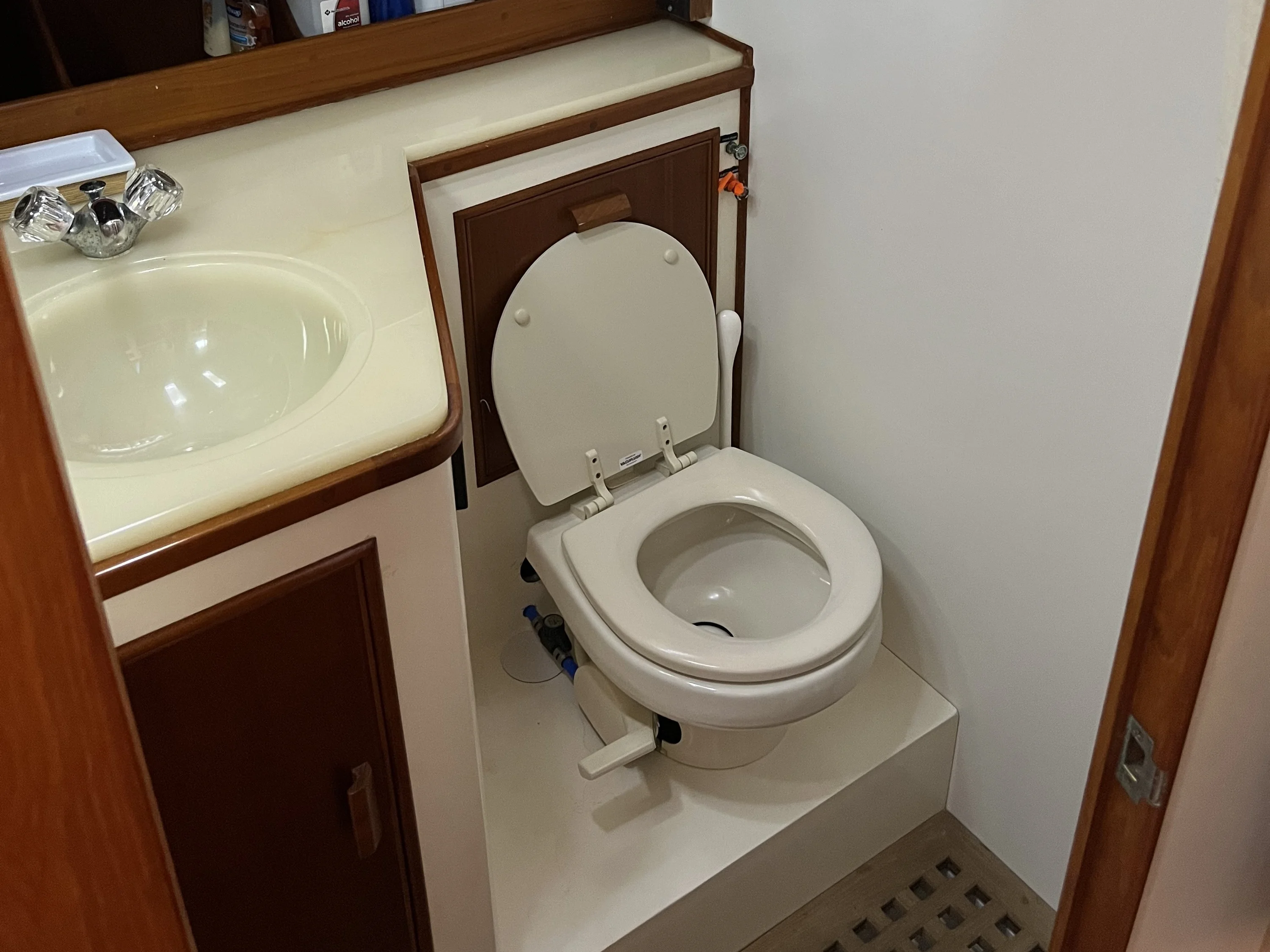 1990 Grand Banks 32 SEDAN Image Thumbnail #12