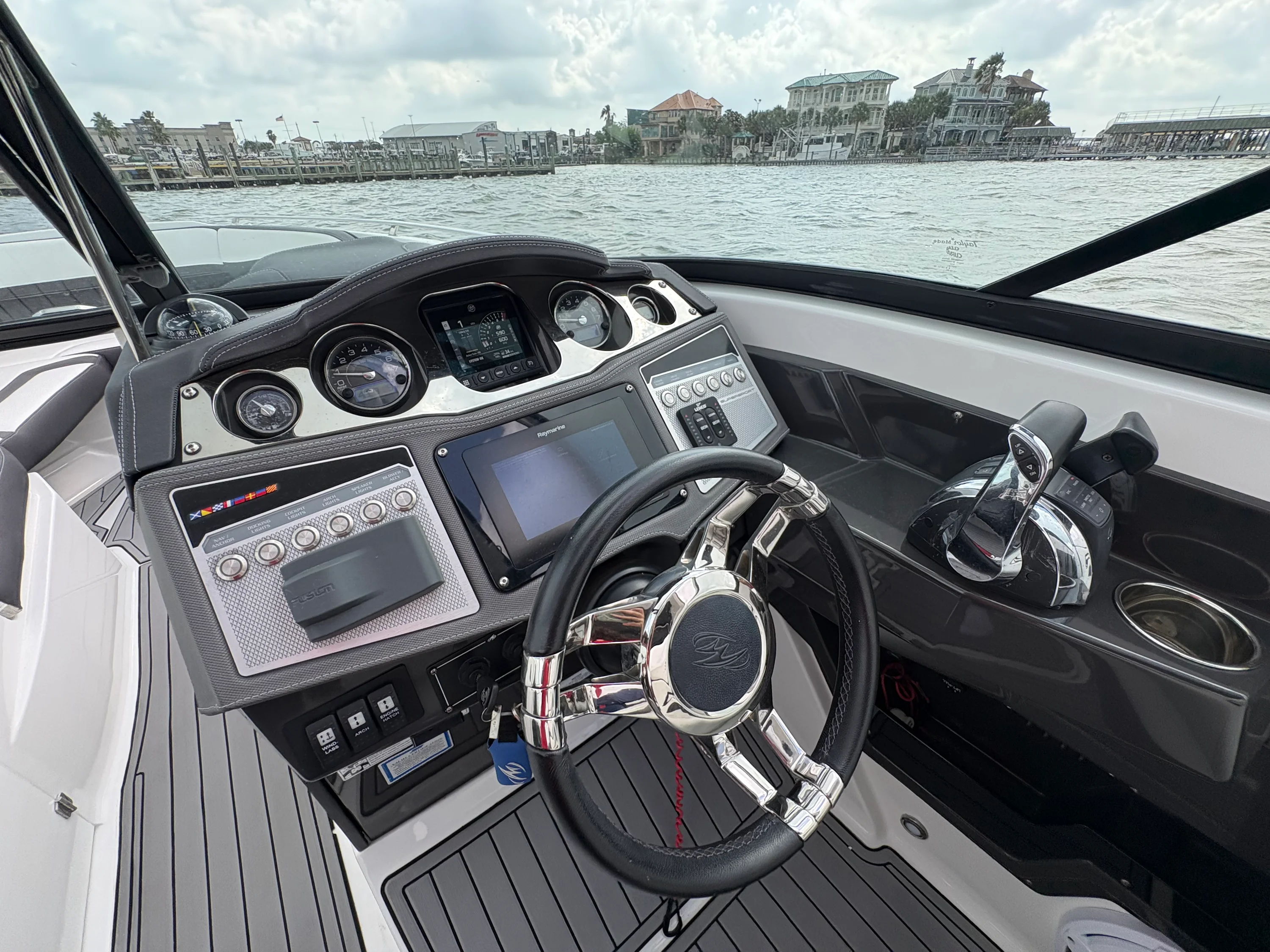 2019 Monterey 305 SS Image Thumbnail #28