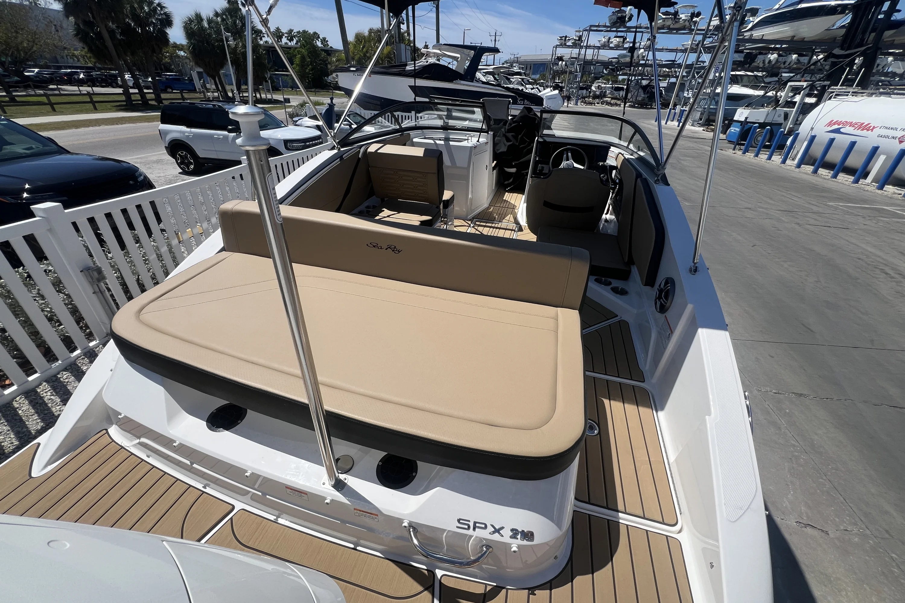 2026 Sea Ray SPX 210 Outboard Image Thumbnail #7