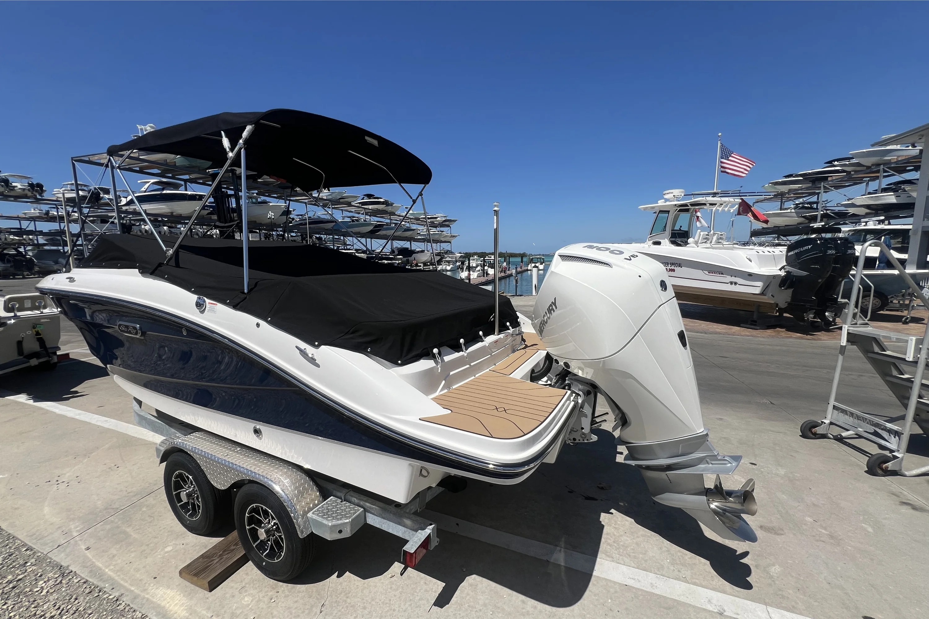 2026 Sea Ray SPX 210 Outboard Image Thumbnail #4