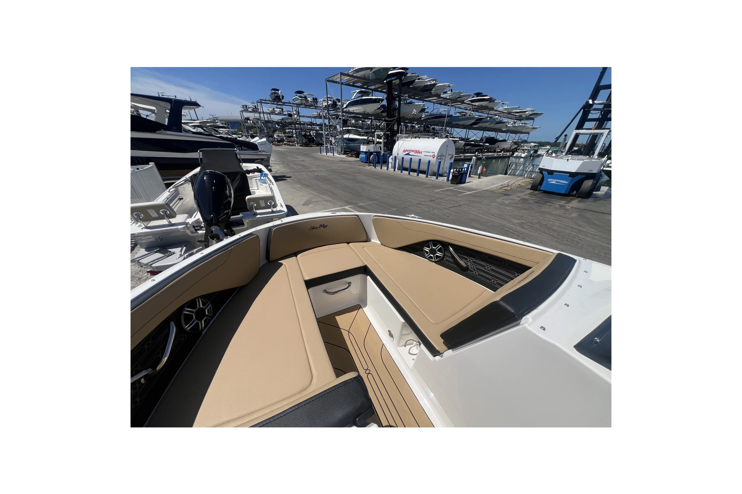 2026 Sea Ray SPX 210 Outboard Image Thumbnail #21