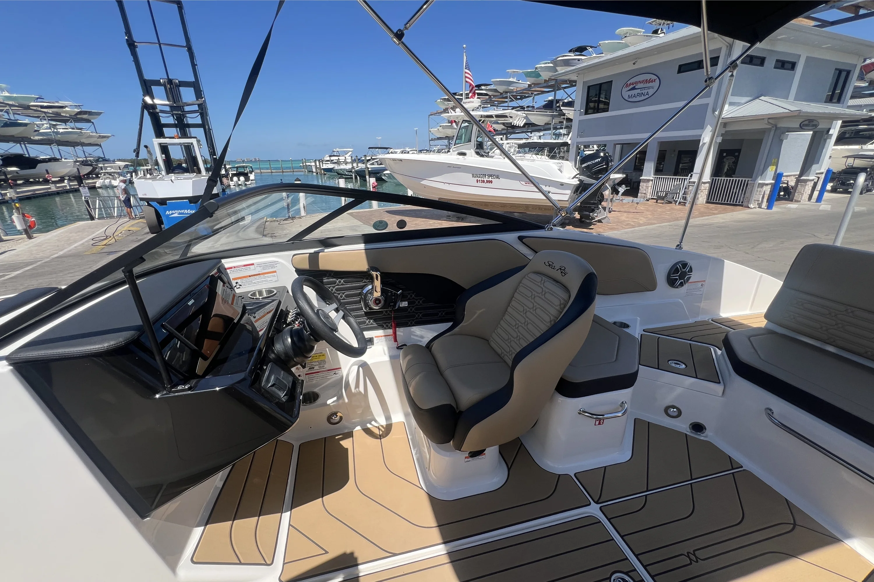 2026 Sea Ray SPX 210 Outboard Image Thumbnail #11