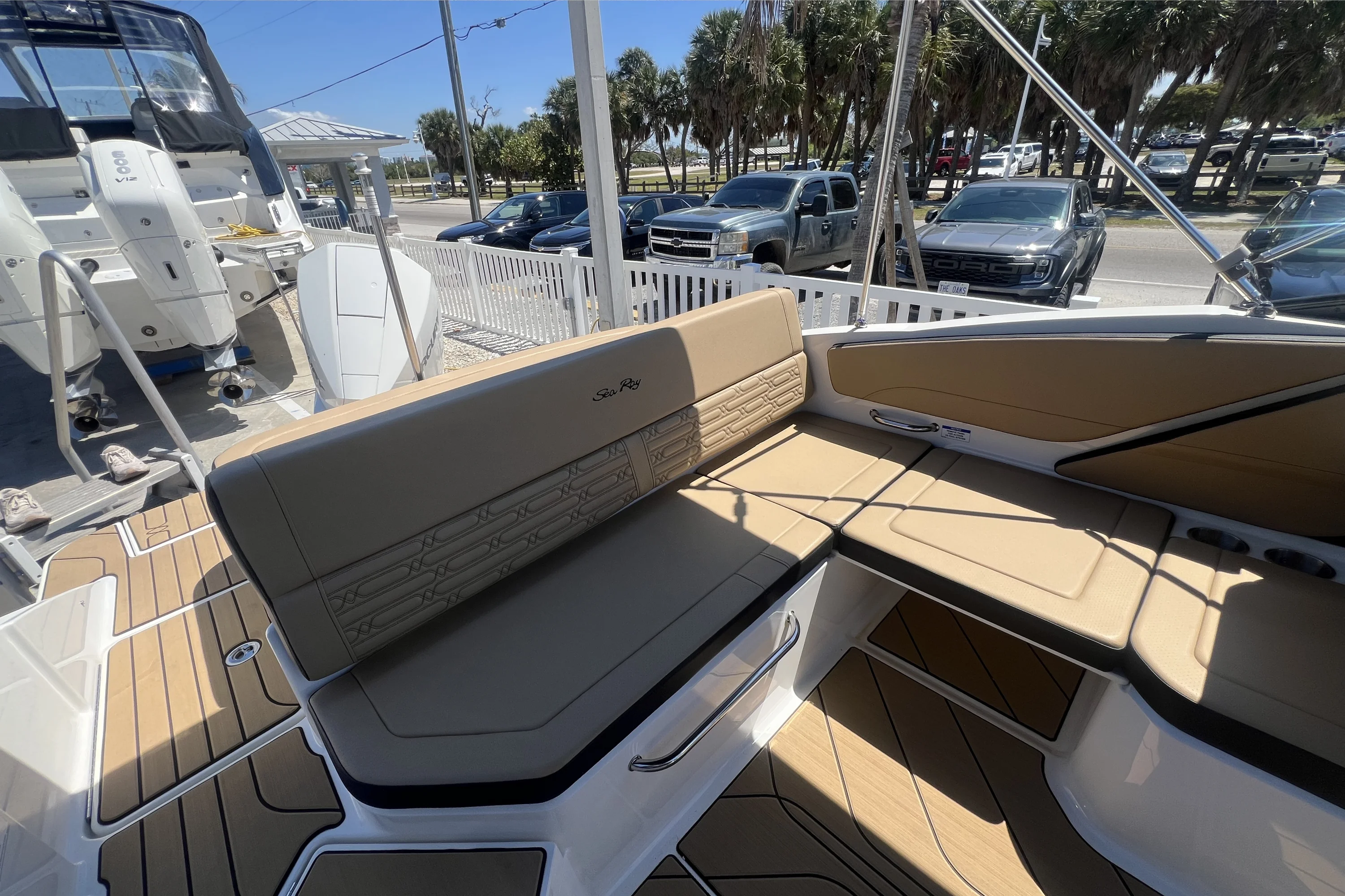 2026 Sea Ray SPX 210 Outboard Image Thumbnail #9