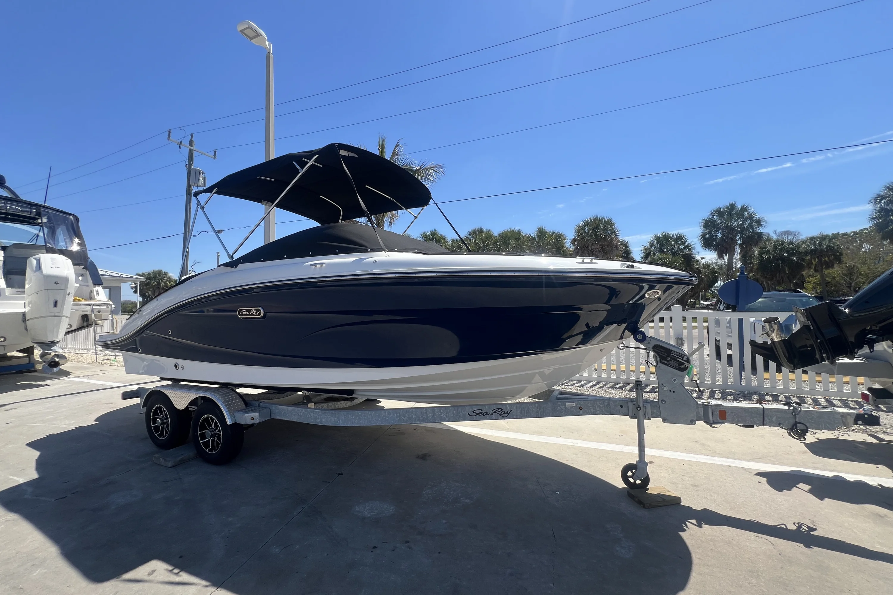 2026 Sea Ray SPX 210 Outboard Image Thumbnail #1