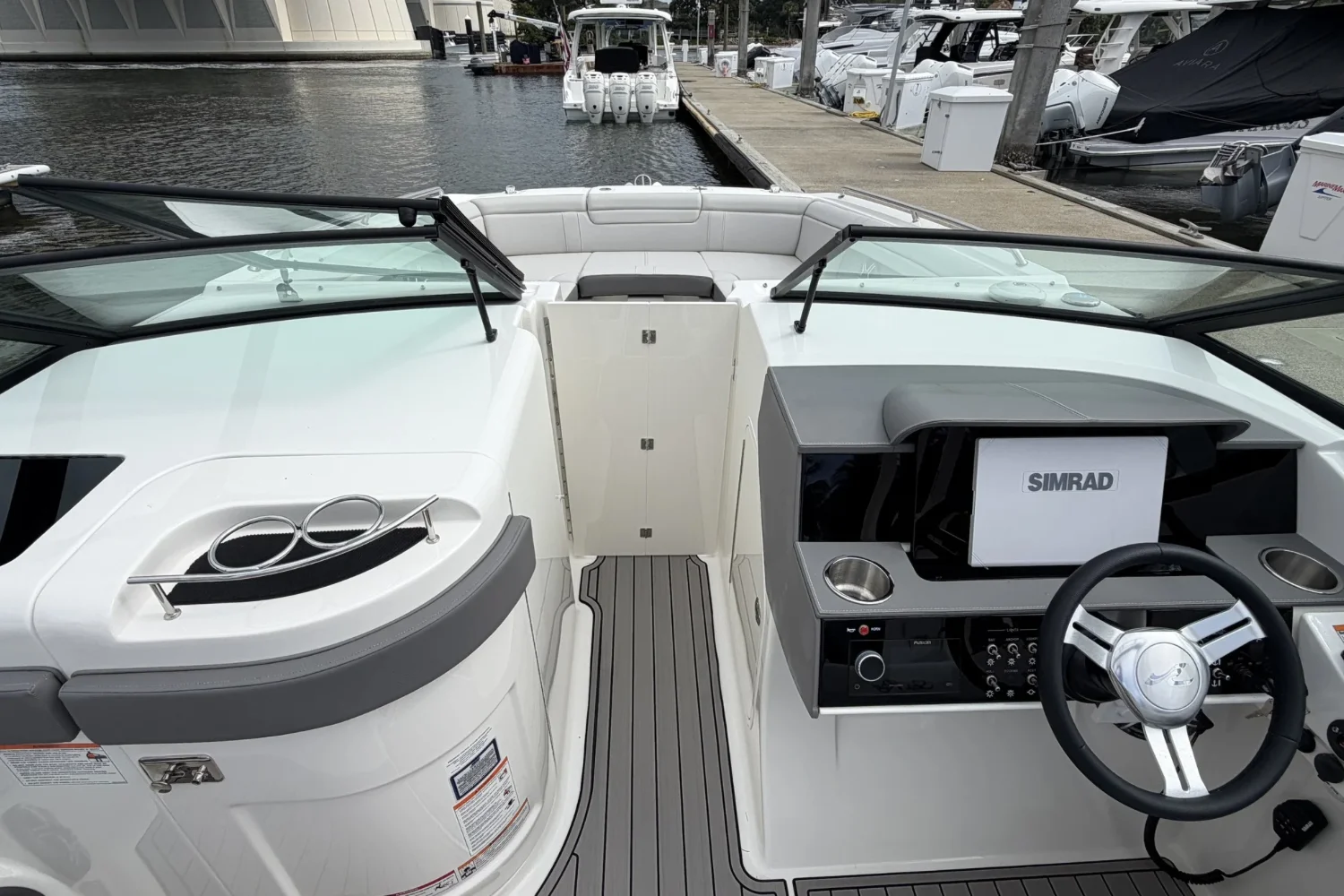 2026 Sea Ray SDX 290 Outboard Image Thumbnail #25