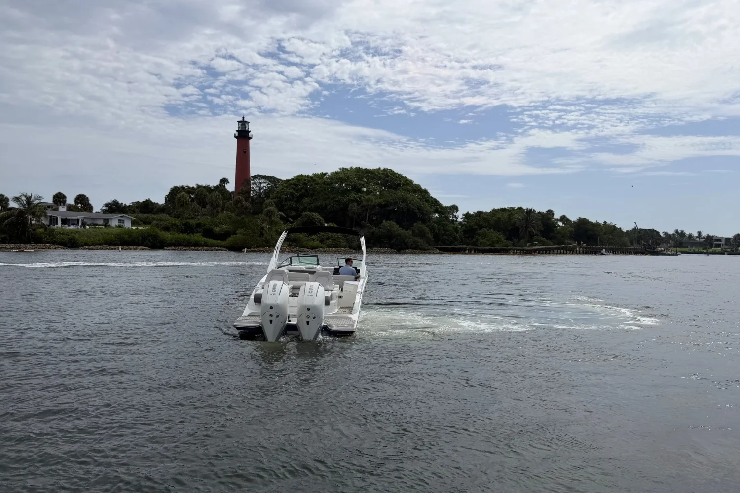 2026 Sea Ray SDX 290 Outboard Image Thumbnail #11