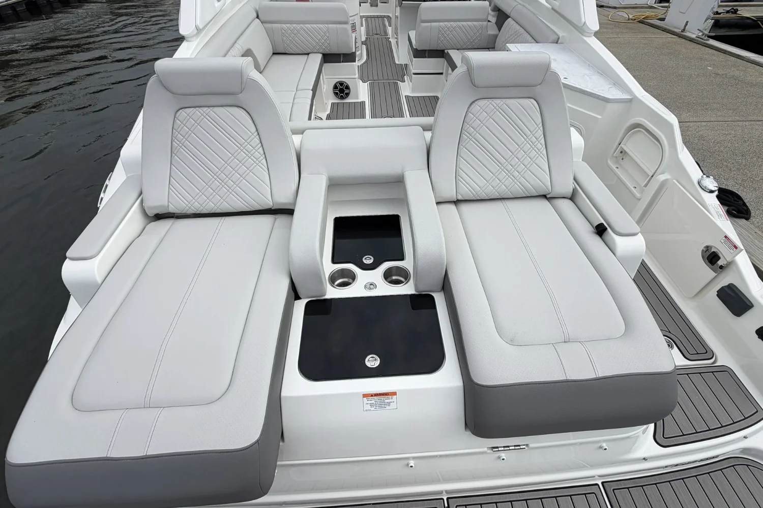 2026 Sea Ray SDX 290 Outboard Image Thumbnail #15